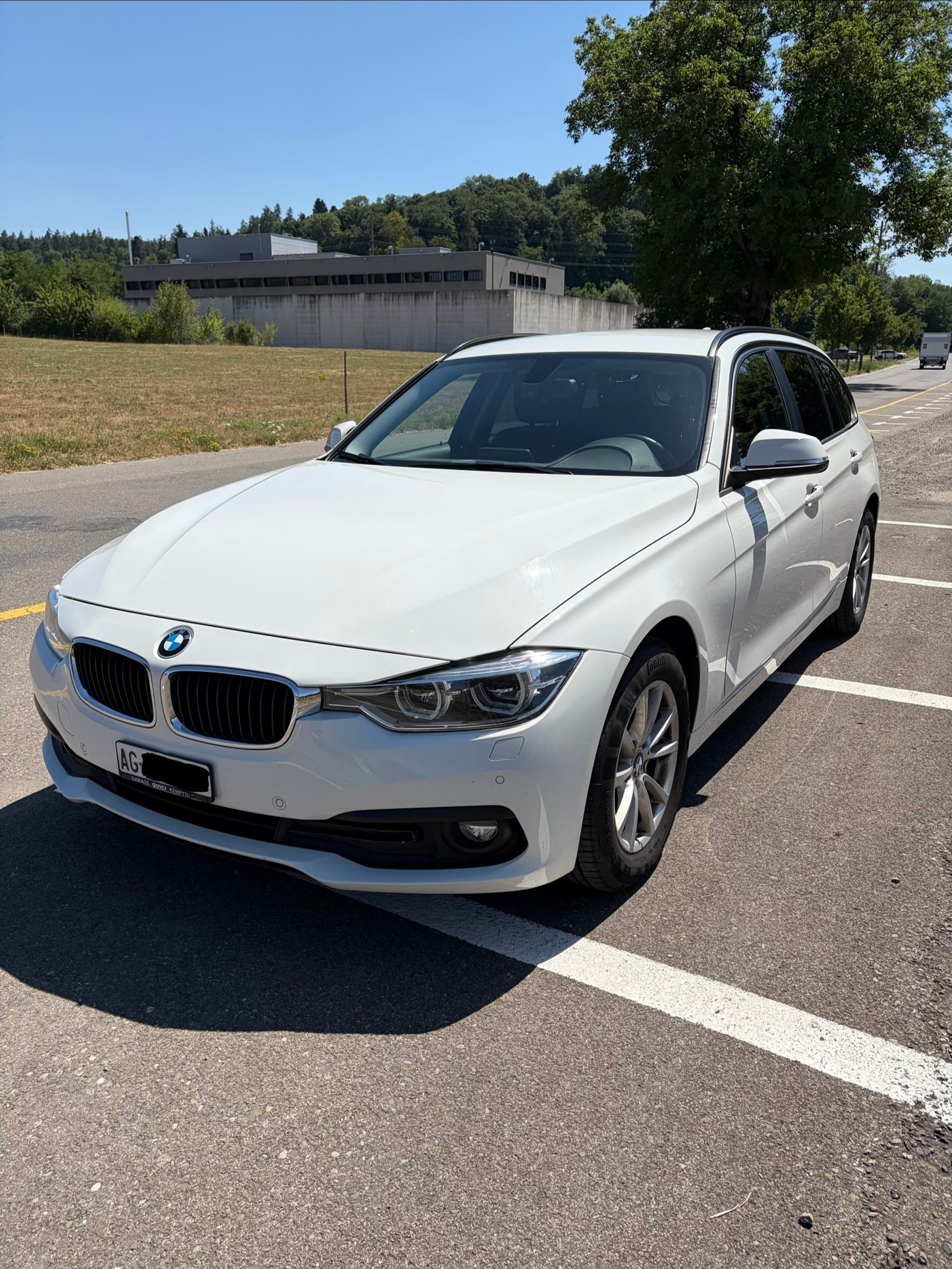 BMW 320d xDrive-image-0