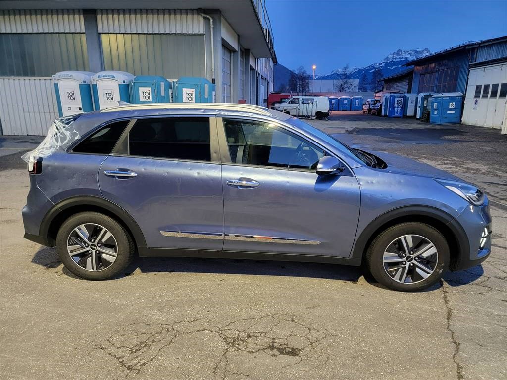 KIA Niro 1.6GDi Plug-in Hybrid Power DCT-image-5