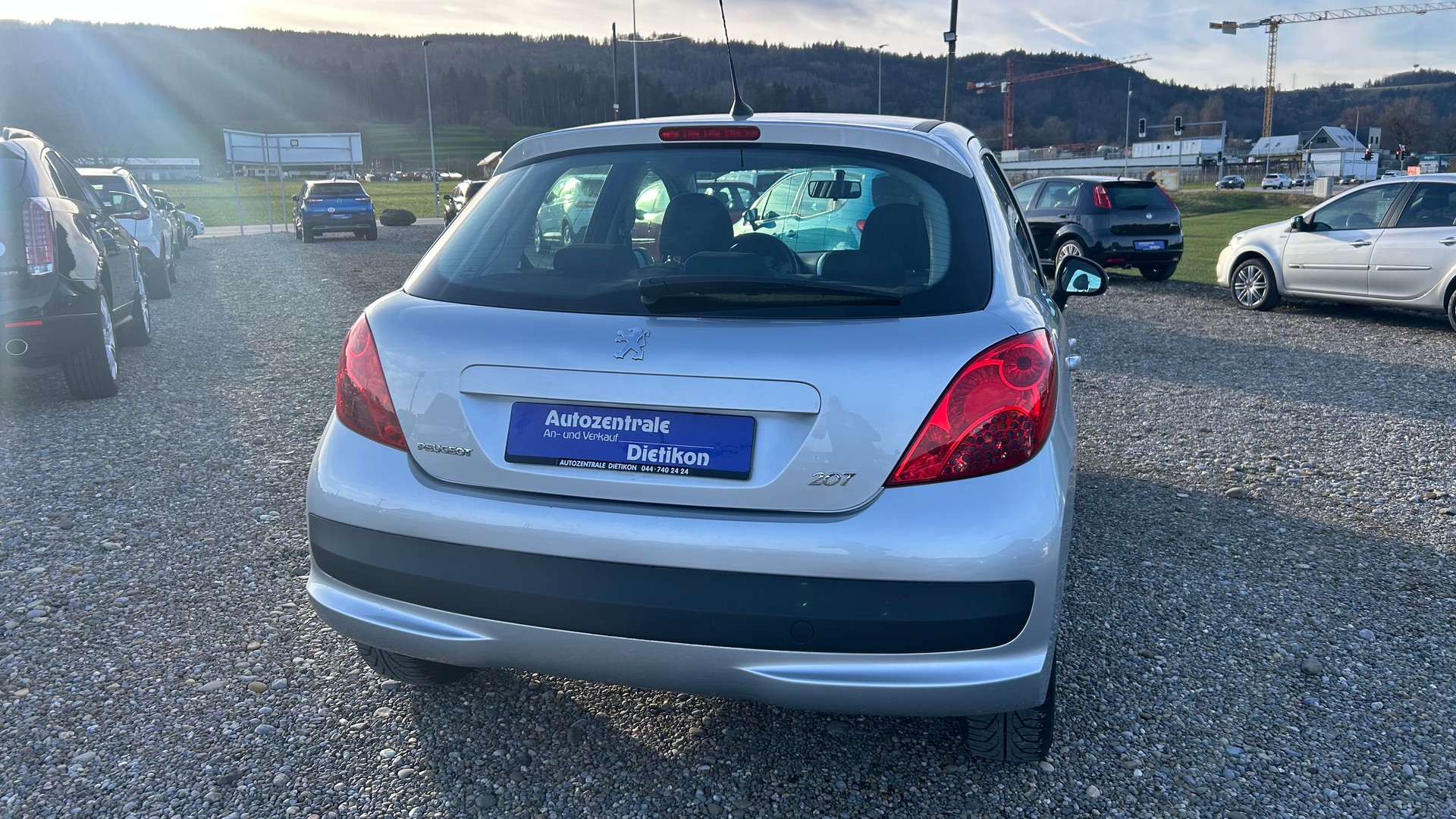 PEUGEOT 207 1.4 16V Swiss Edition-image-17
