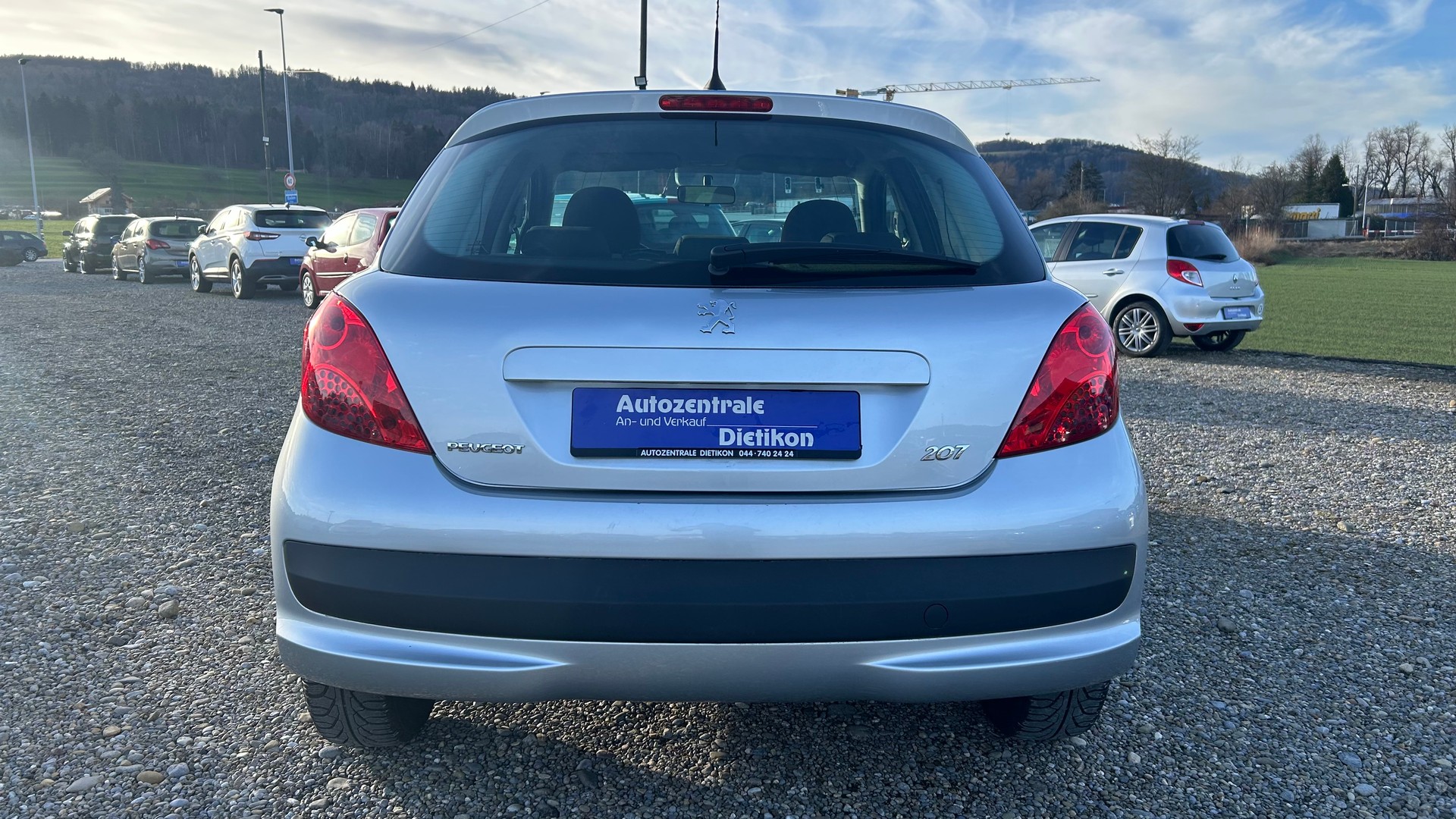 PEUGEOT 207 1.4 16V Swiss Edition-image-16