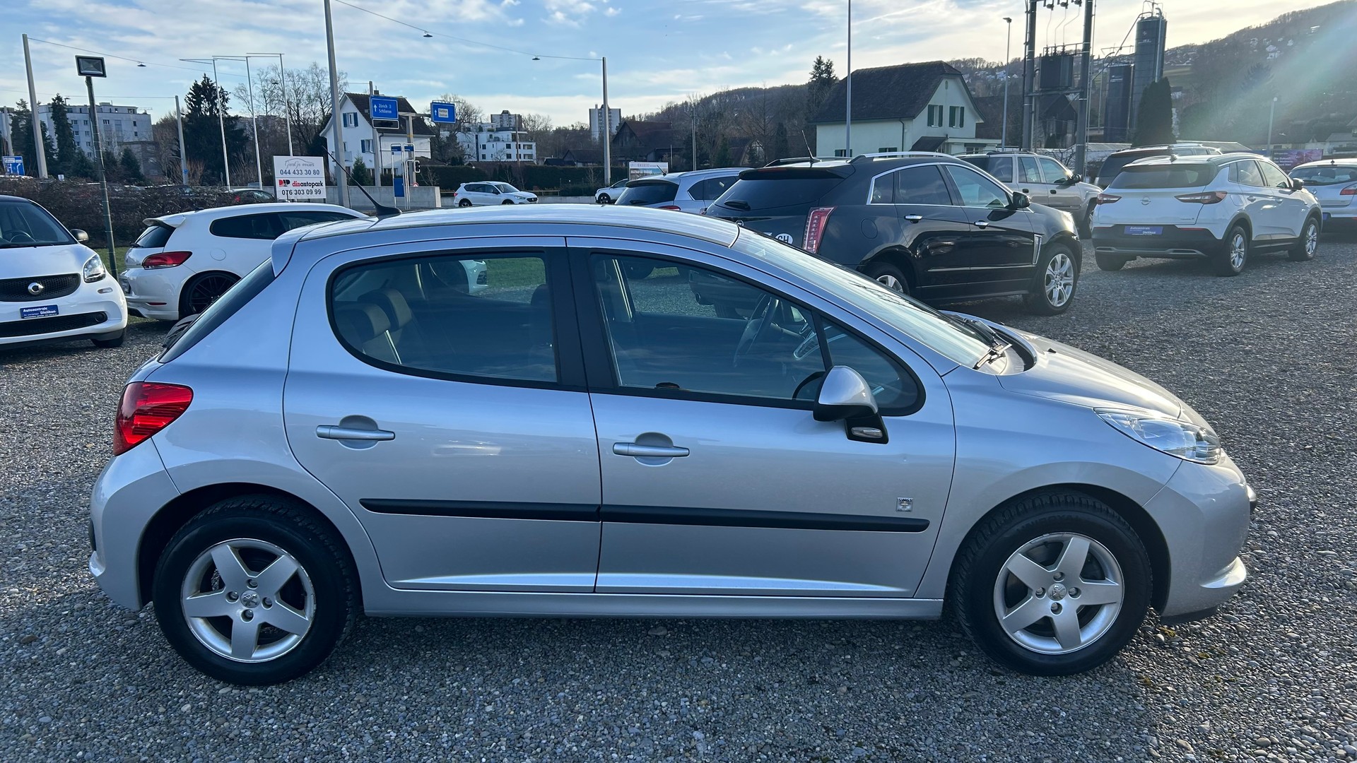 PEUGEOT 207 1.4 16V Swiss Edition-image-20