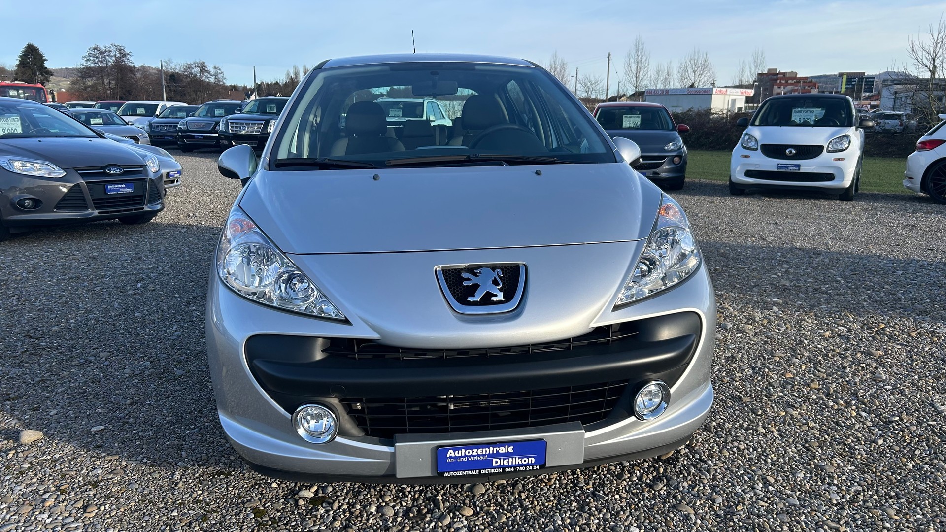 PEUGEOT 207 1.4 16V Swiss Edition-image-23