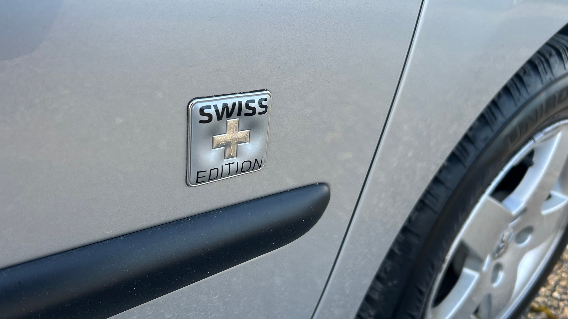 PEUGEOT 207 1.4 16V Swiss Edition-image-3