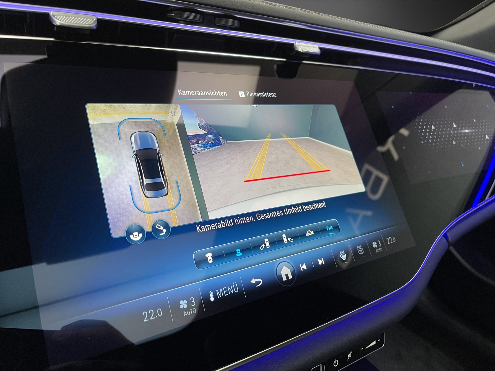 MERCEDES-BENZ E 220 d 4Matic-image-13