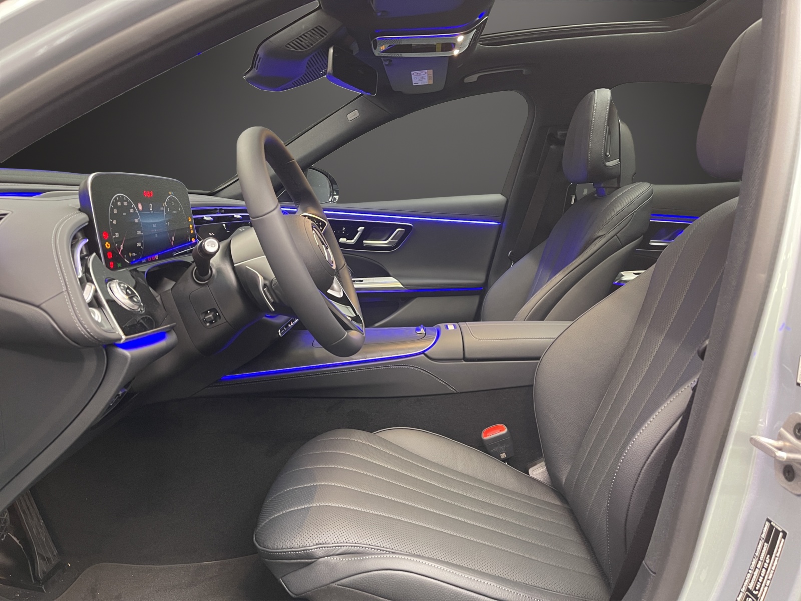 MERCEDES-BENZ E 220 d 4Matic-image-9