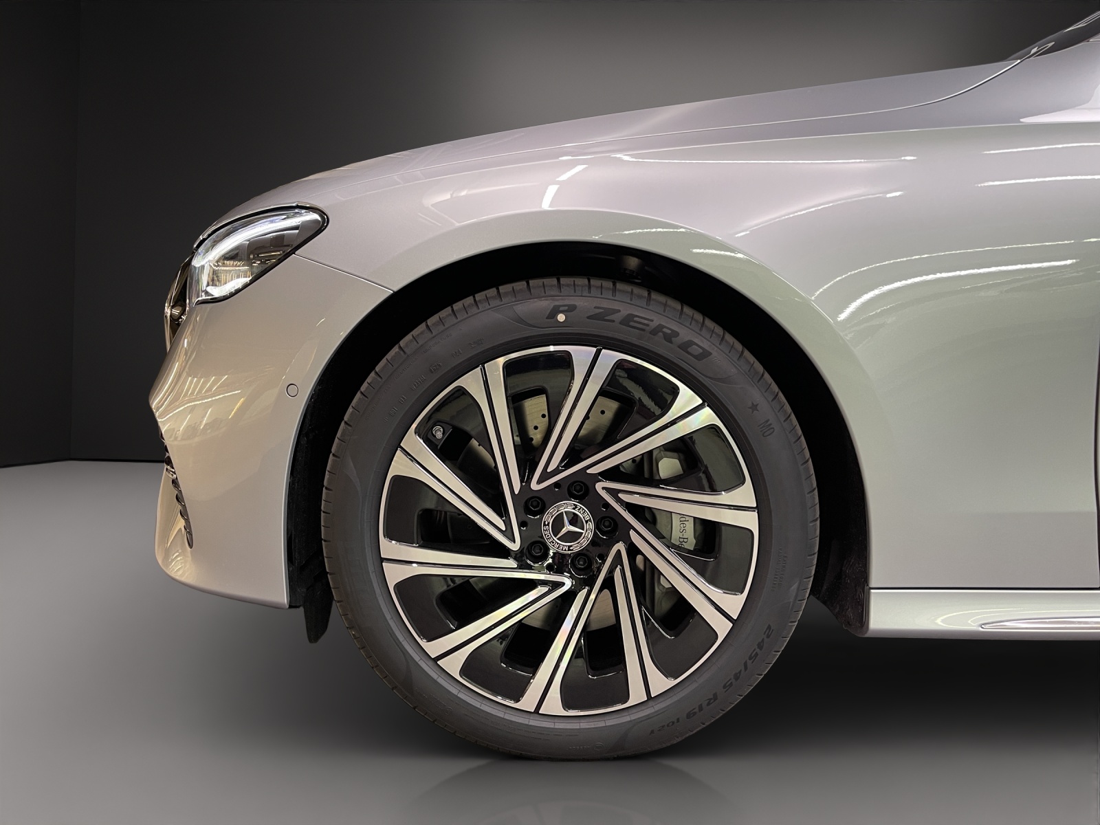 MERCEDES-BENZ E 220 d 4Matic-image-6