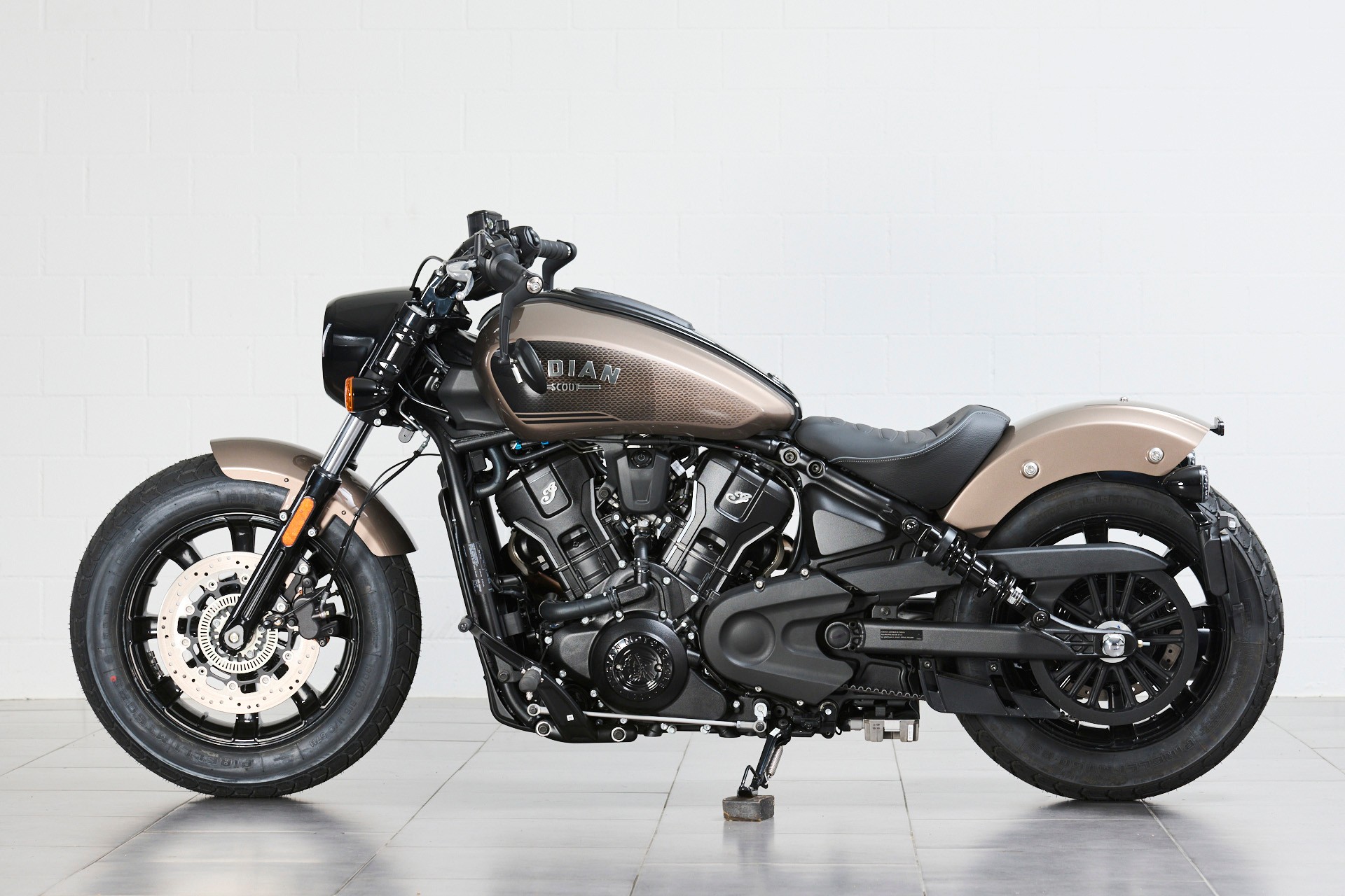 INDIAN Scout Bobber-showroom-element-2