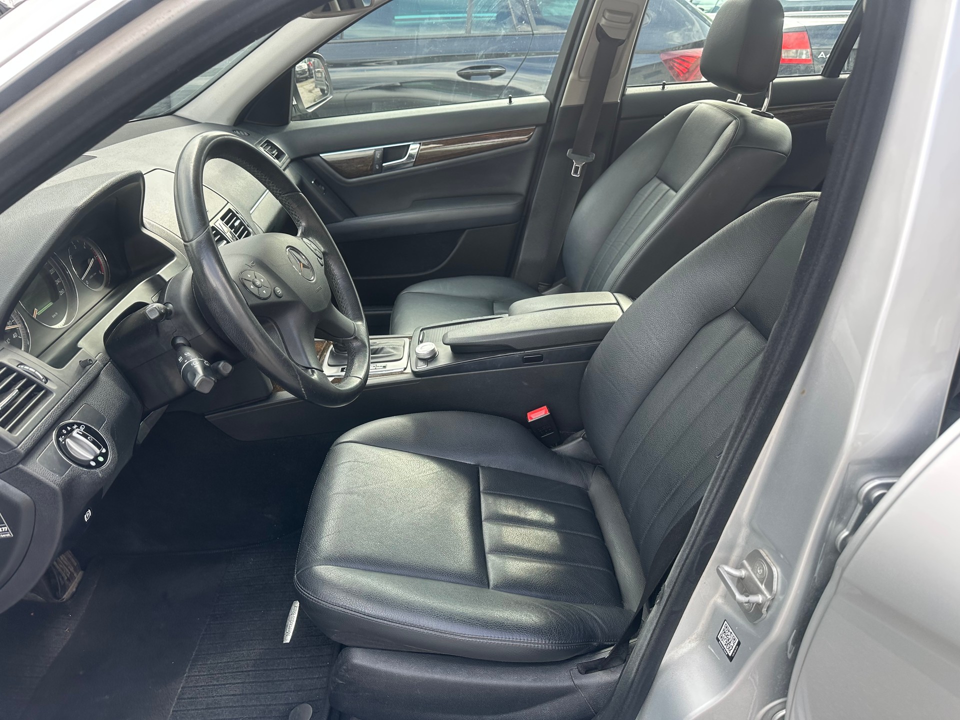 MERCEDES-BENZ C320 CDI-image-8