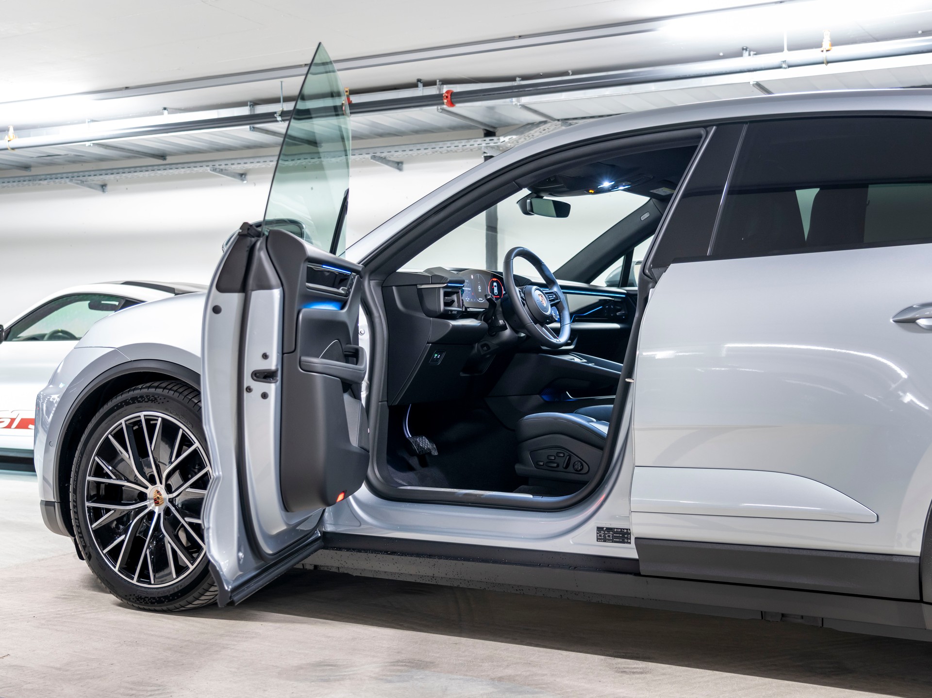 PORSCHE Macan 4 100kWh-image-10