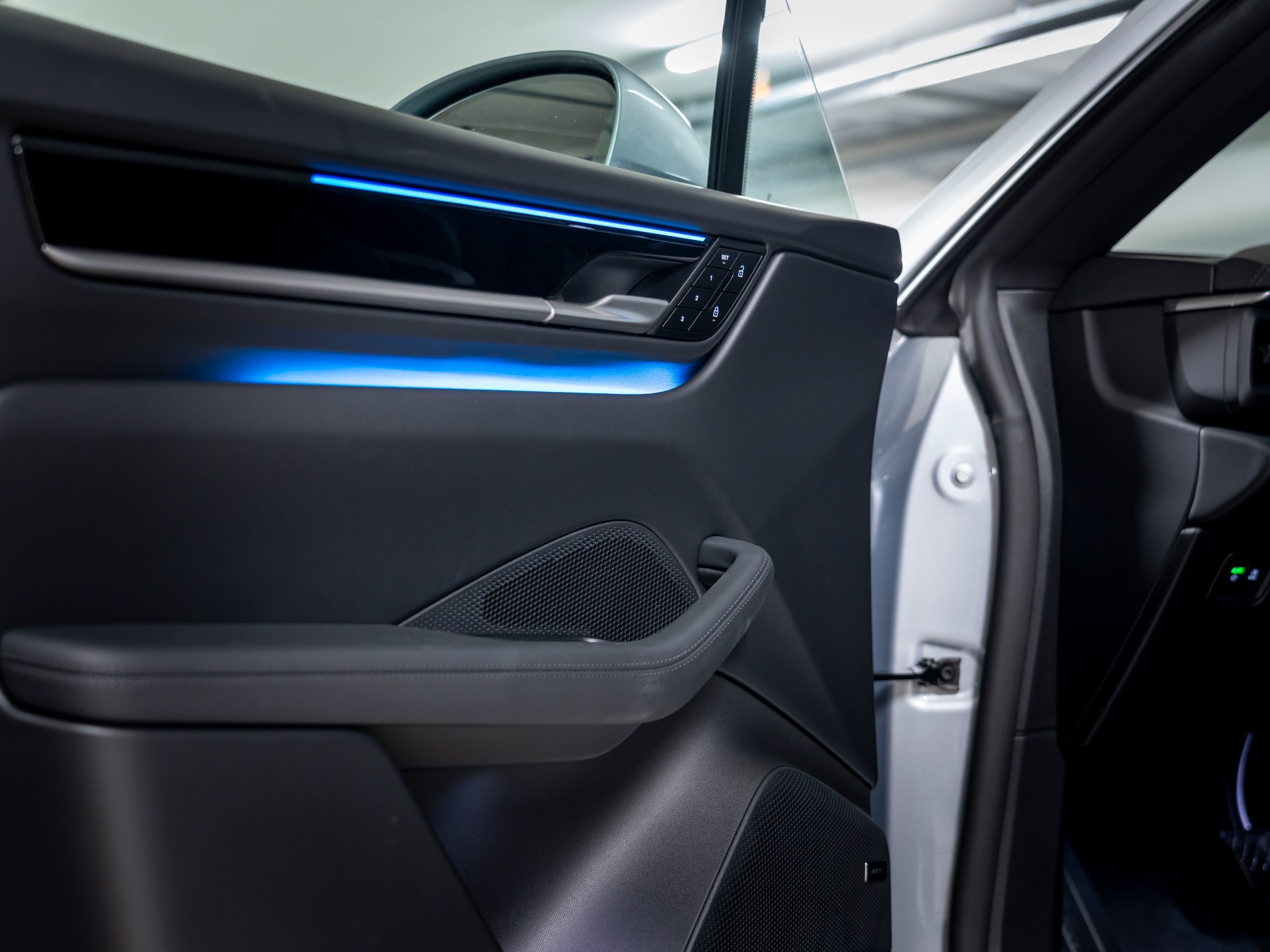 PORSCHE Macan 4 100kWh-image-17