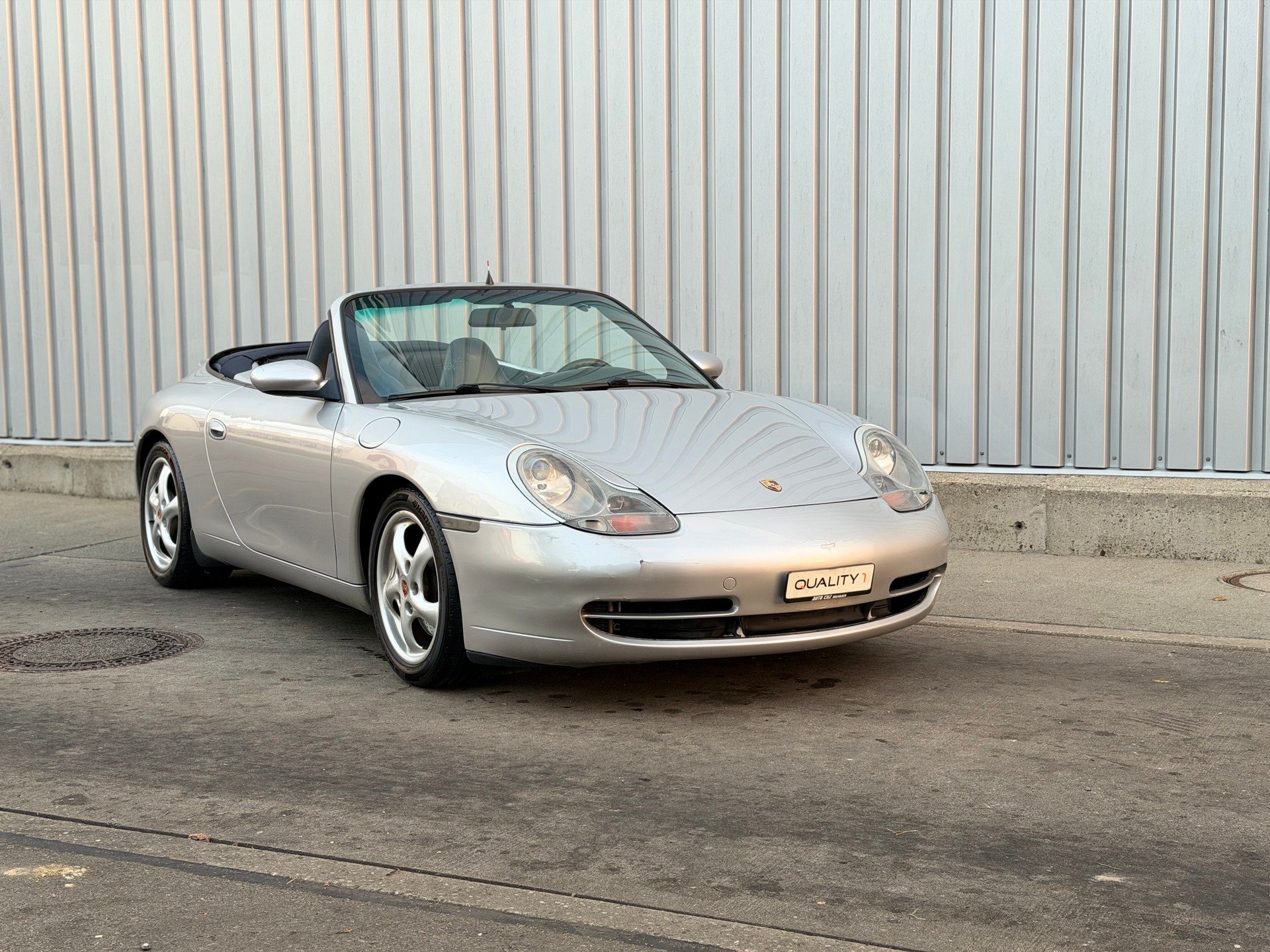 PORSCHE 911 Carrera Cabrio-image-2