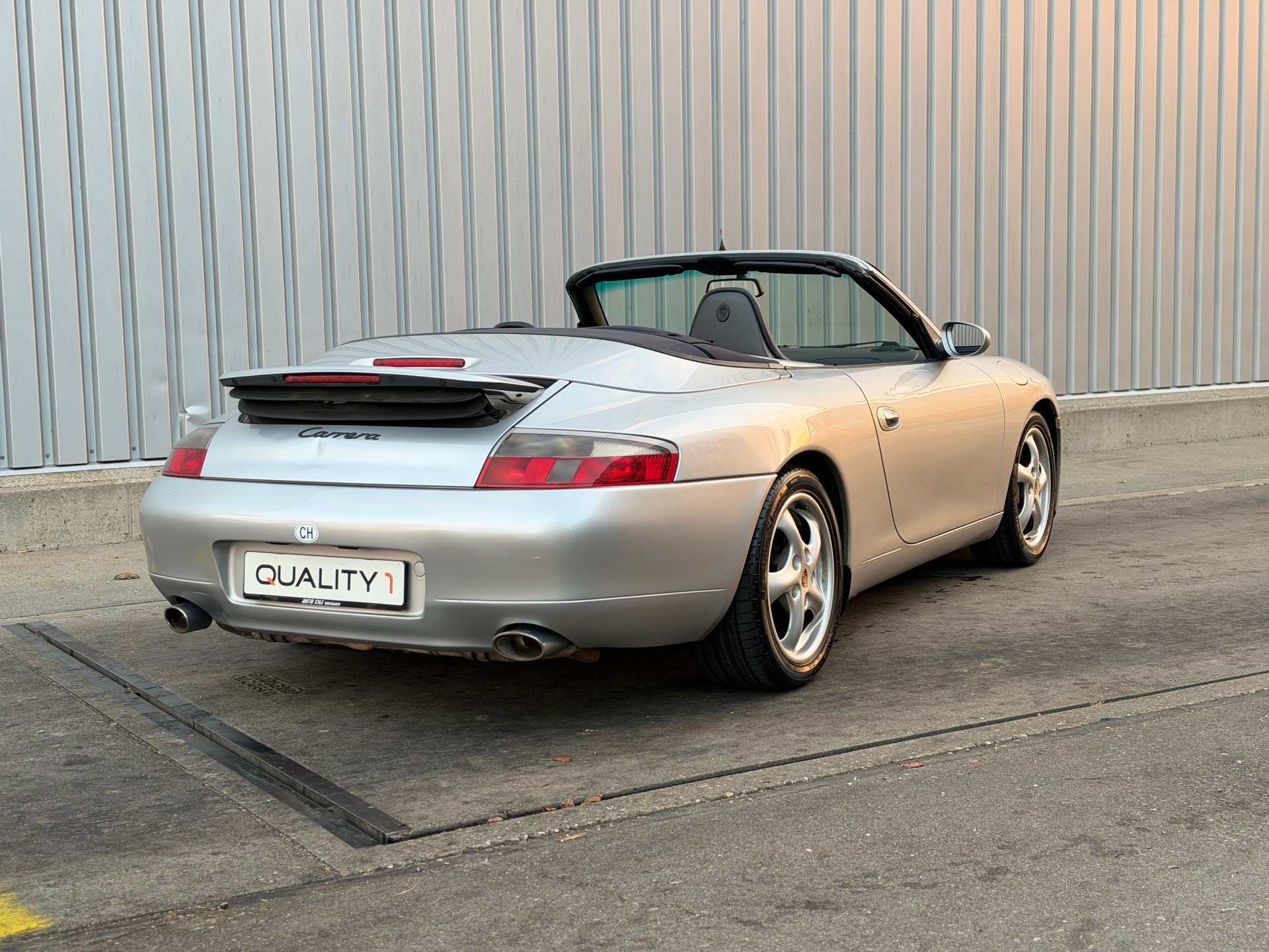 PORSCHE 911 Carrera Cabrio-image-5