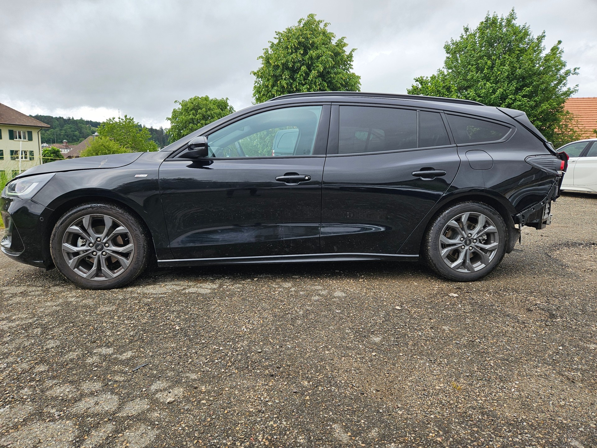 FORD Focus 1.0 MHEV AUTOMAT155 PS ST-Line BESCHADIG ENDOMMAGEE provisorisch fahrbar-image-0