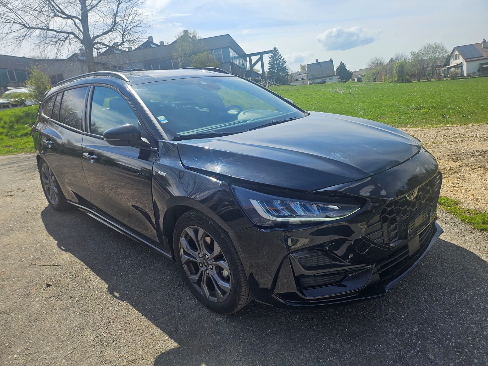 FORD Focus 1.0 MHEV AUTOMAT155 PS ST-Line BESCHADIG ENDOMMAGEE provisorisch fahrbar-image-1