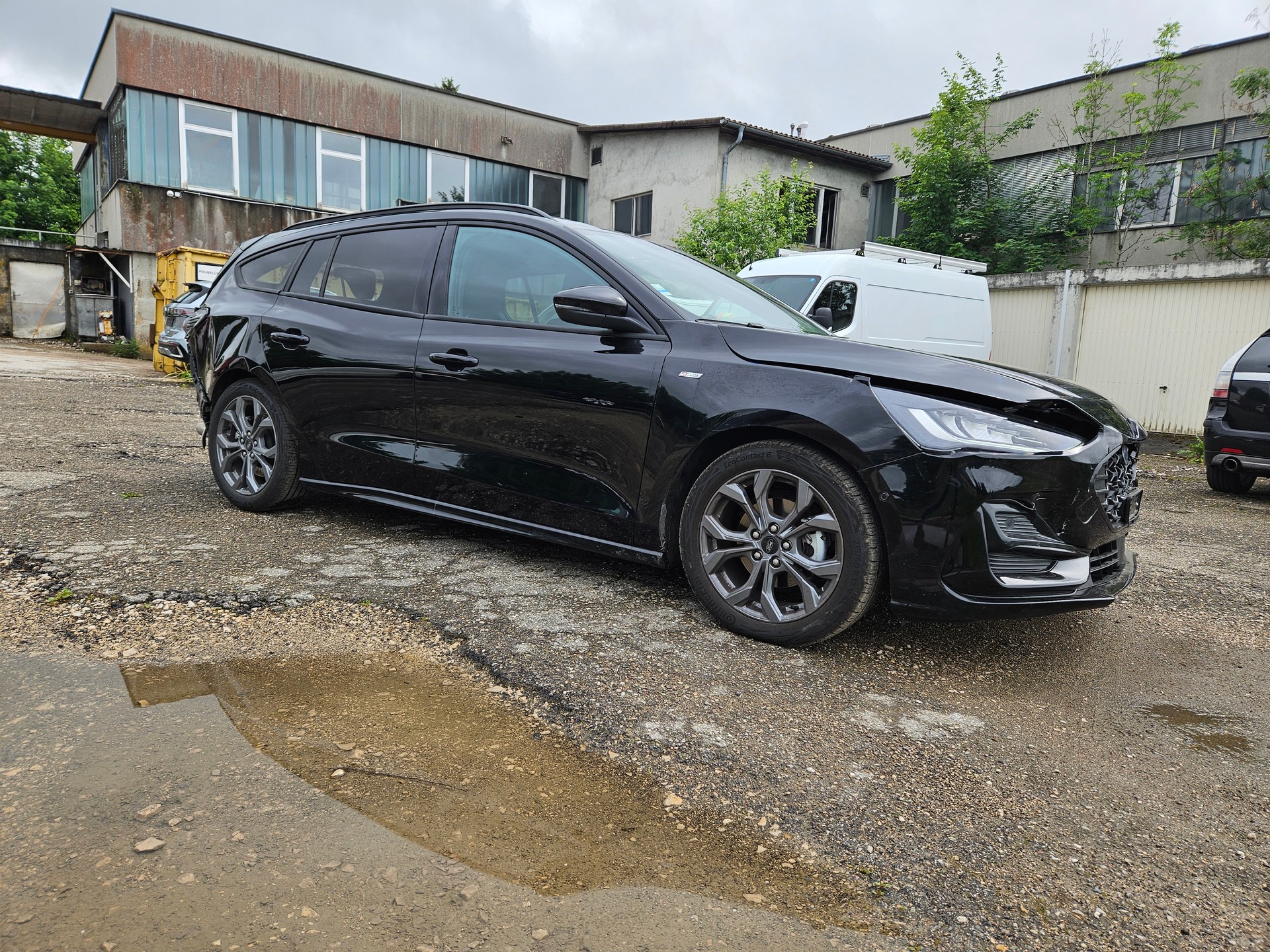 FORD Focus 1.0 MHEV AUTOMAT155 PS ST-Line BESCHADIG ENDOMMAGEE provisorisch fahrbar-image-1