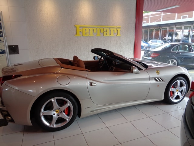 FERRARI California 4.3 V8-image-9