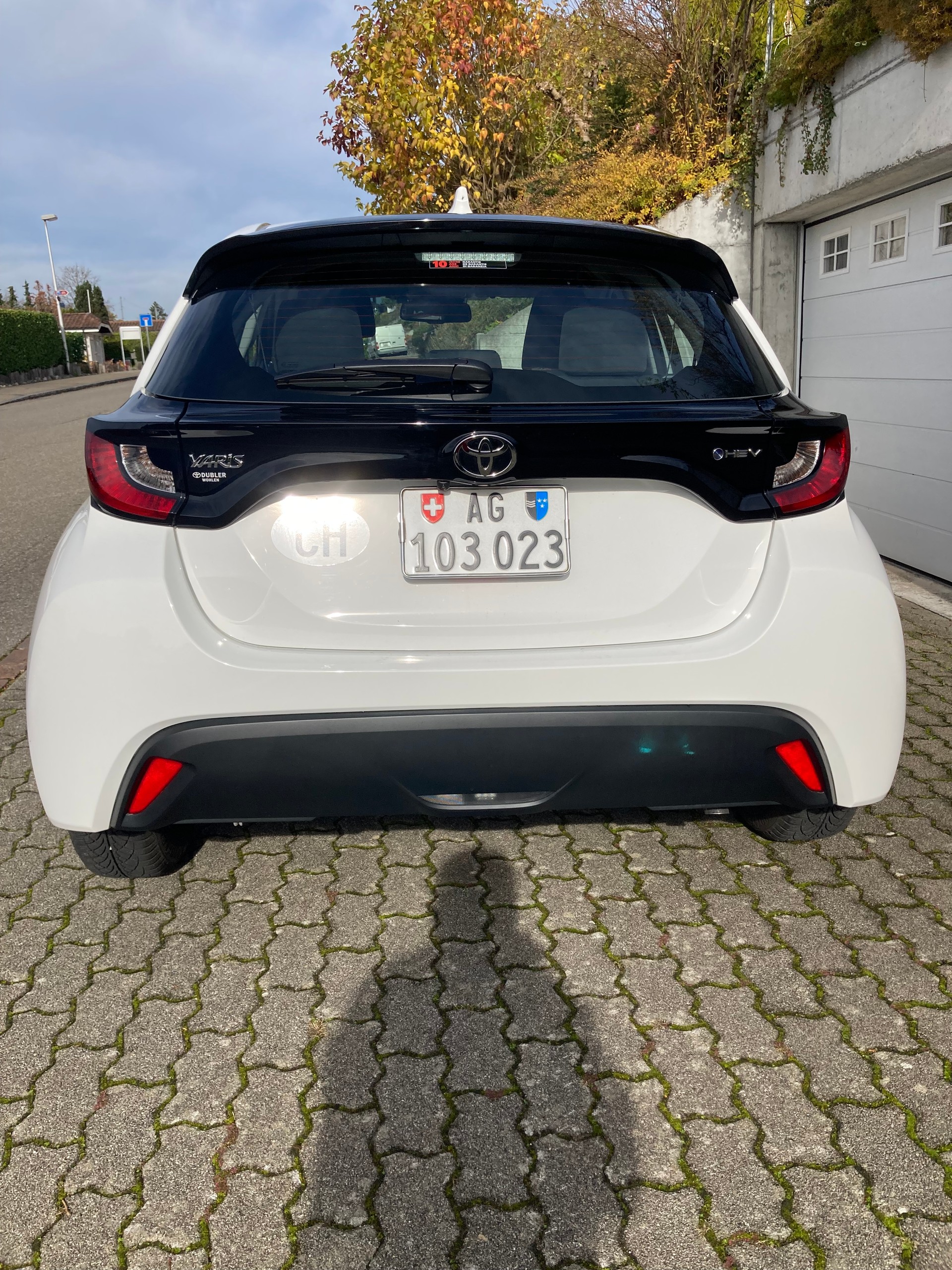 TOYOTA Yaris 1.5 Comfort e-CVT-image-1