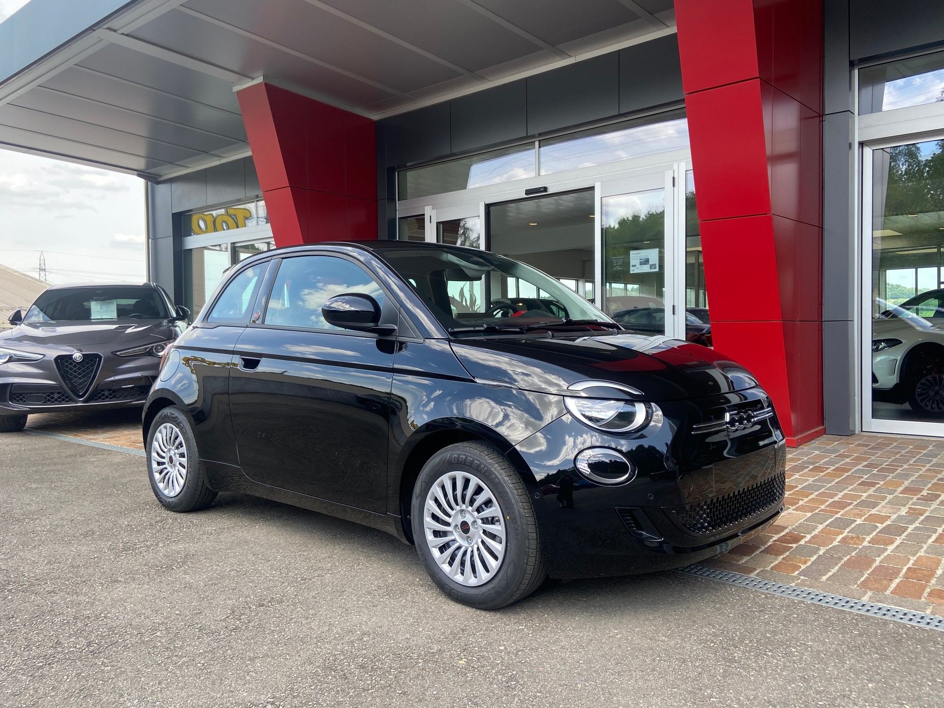 FIAT 500 electric 87 kW Red-image-9