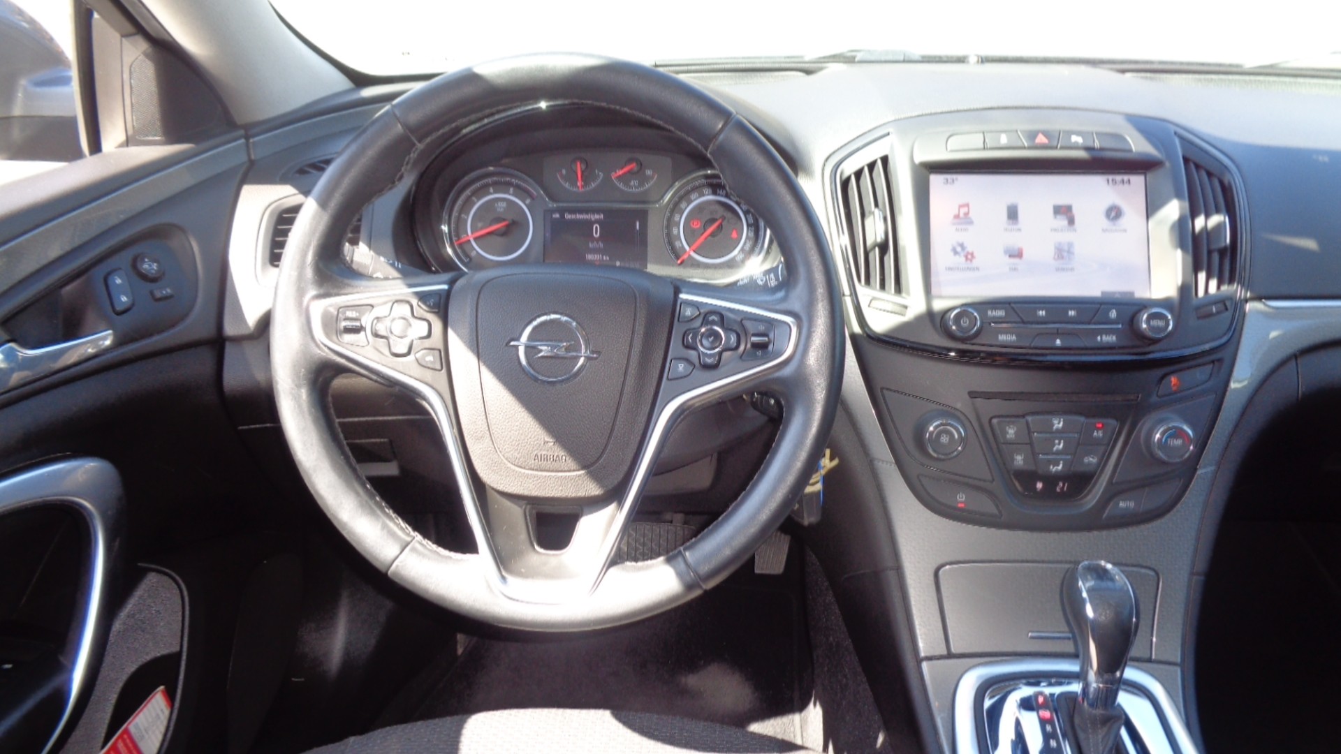 OPEL Insignia Sports Tourer 1.6 CDTI Edition Automatic-image-9