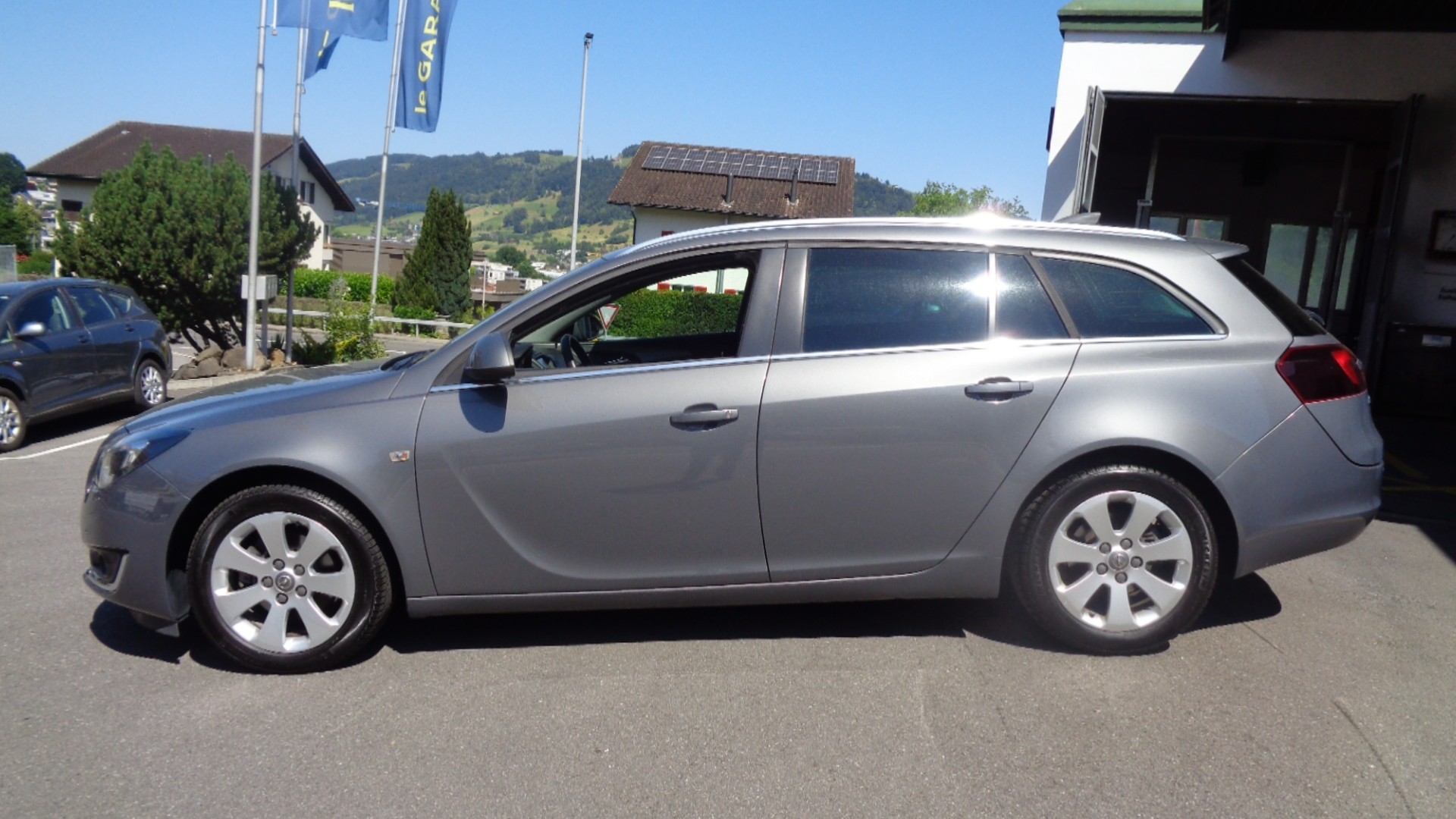 OPEL Insignia Sports Tourer 1.6 CDTI Edition Automatic-image-2