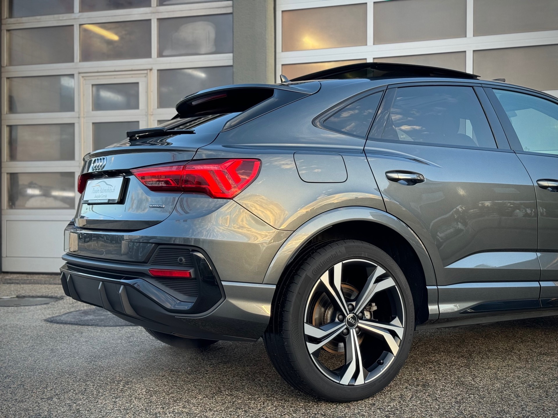 AUDI Q3 Sportback 40 TFSI S line quattro S-tronic - Véhicule Suisse (CH)-image-3