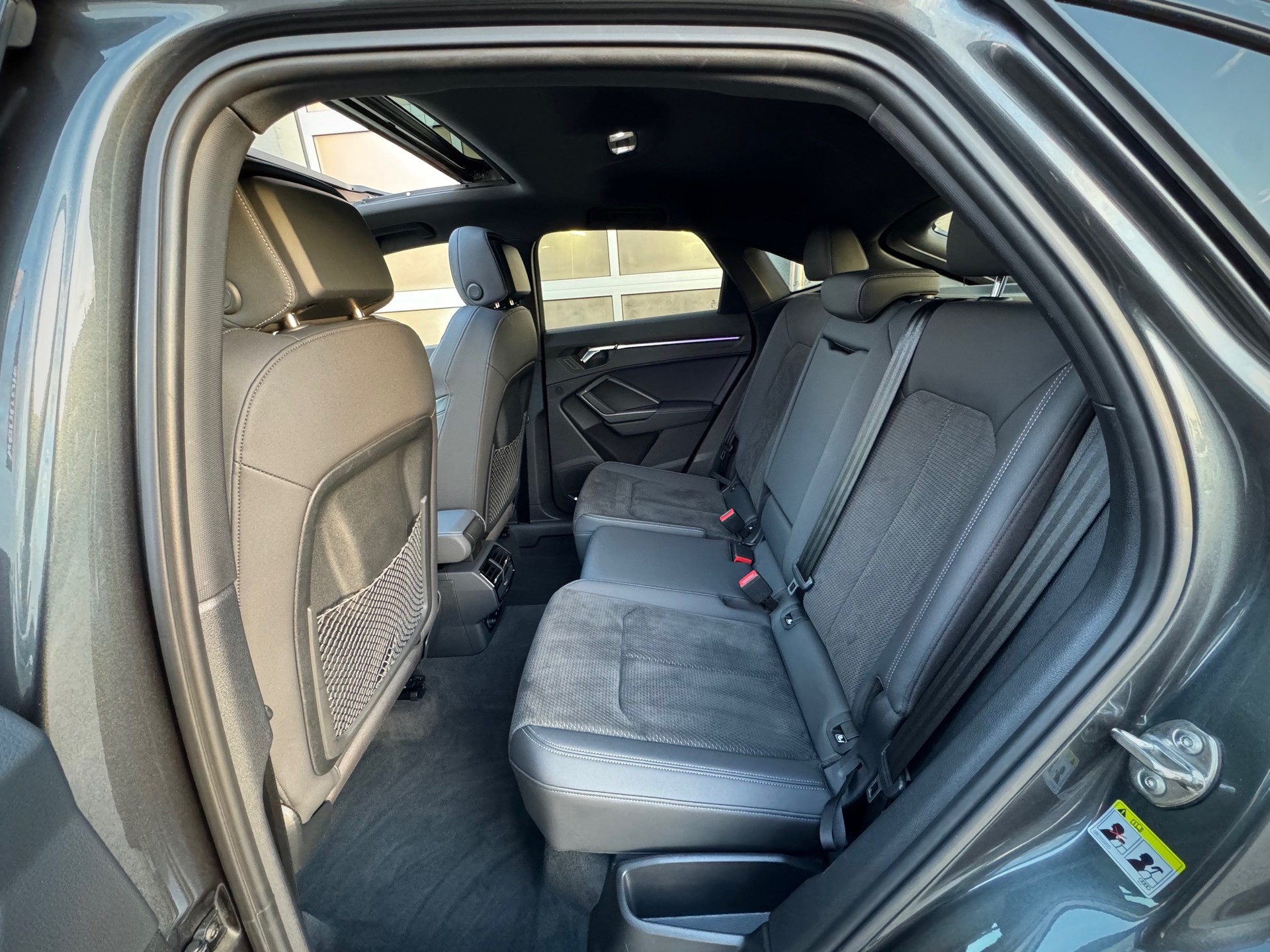 AUDI Q3 Sportback 40 TFSI S line quattro S-tronic - Véhicule Suisse (CH)-image-7