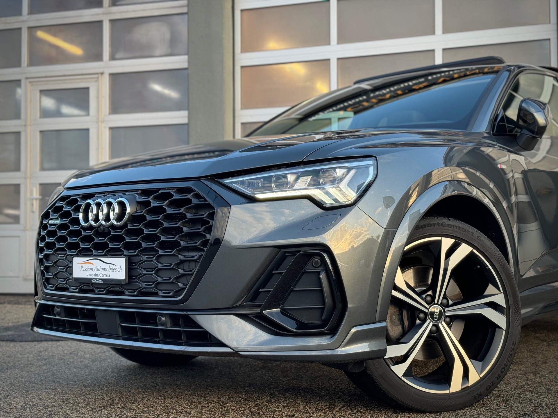 AUDI Q3 Sportback 40 TFSI S line quattro S-tronic - Véhicule Suisse (CH)-image-2