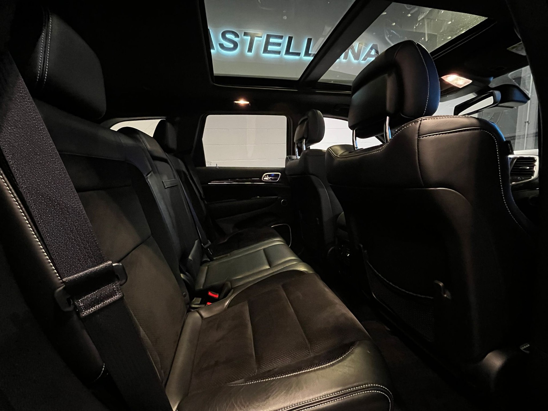 JEEP Grand Cherokee 6.4 V8 HEMI SRT8 Automatic-image-16