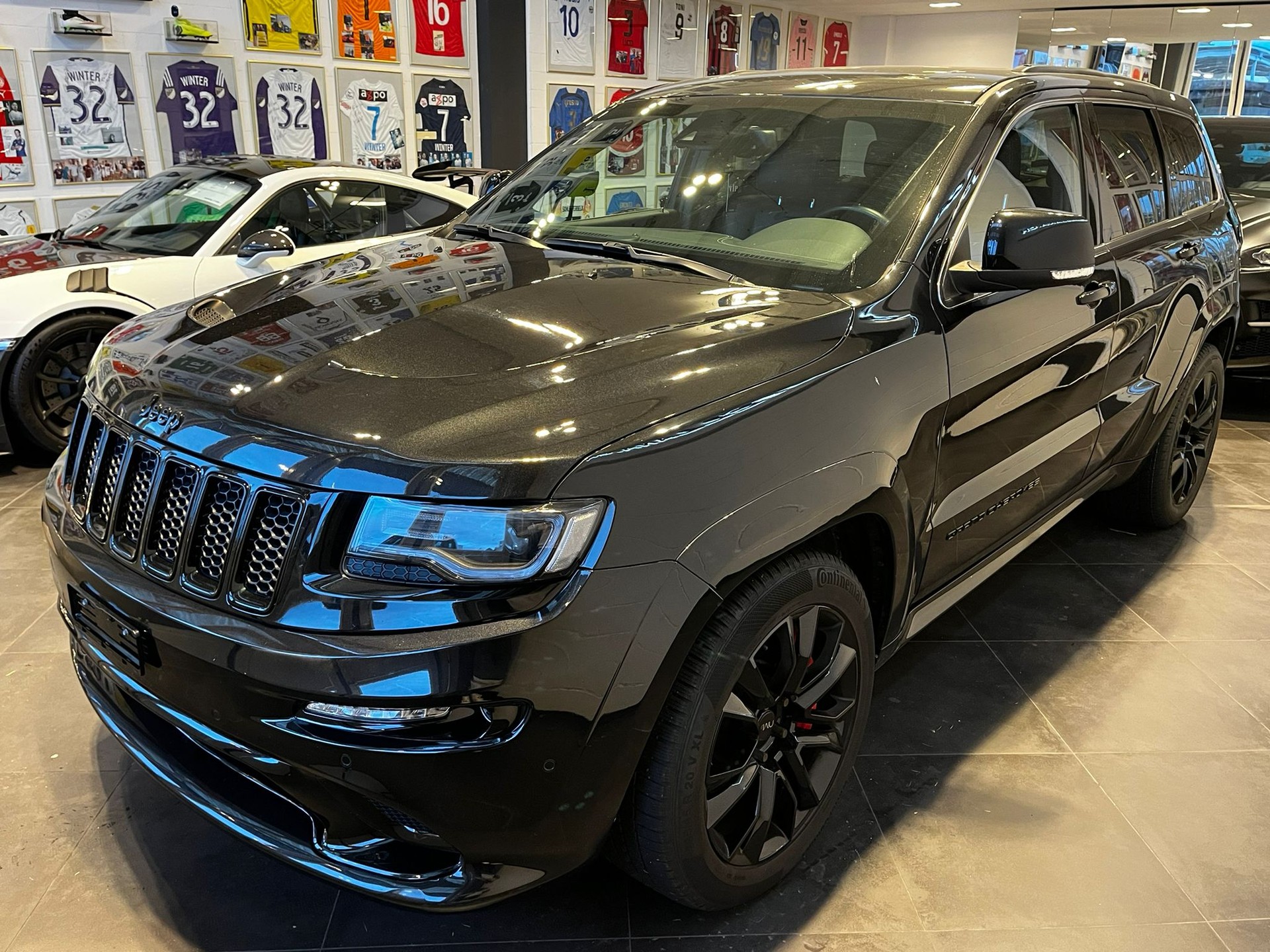 JEEP Grand Cherokee 6.4 V8 HEMI SRT8 Automatic-image-4