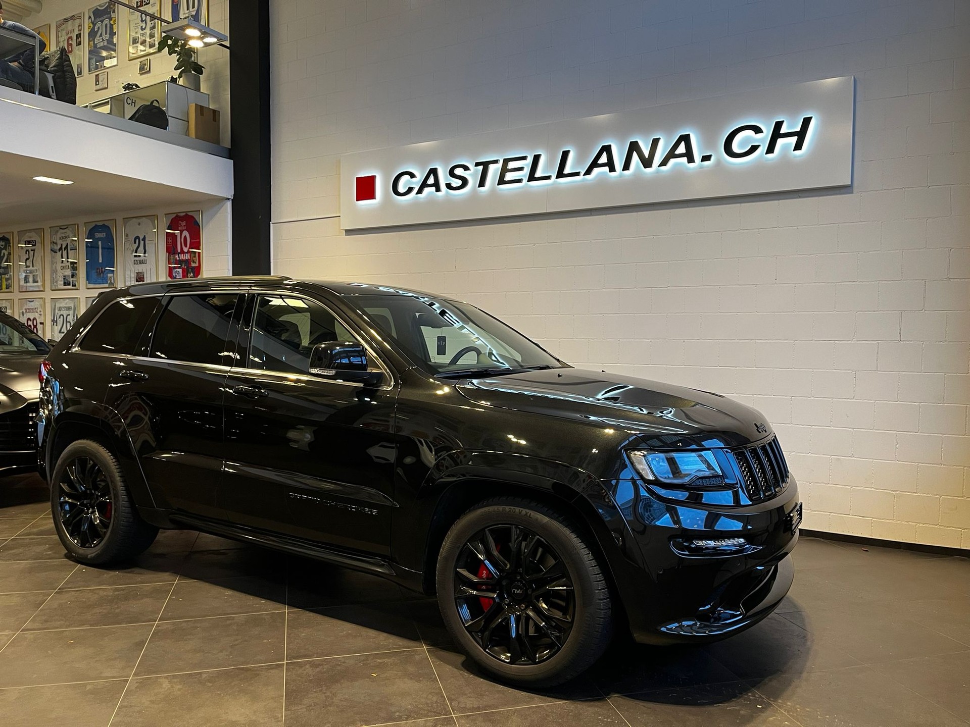 JEEP Grand Cherokee 6.4 V8 HEMI SRT8 Automatic-image-0