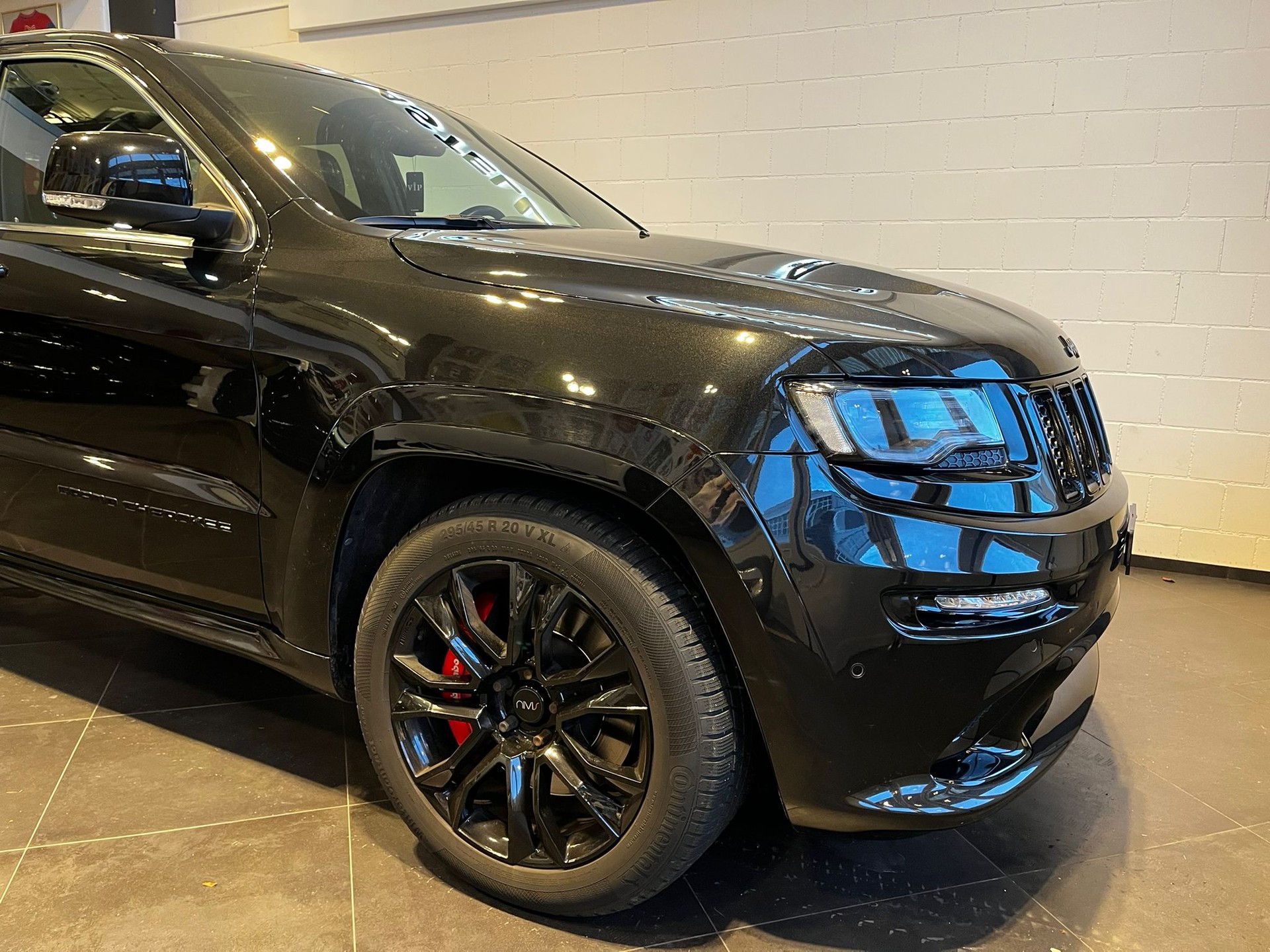 JEEP Grand Cherokee 6.4 V8 HEMI SRT8 Automatic-image-2