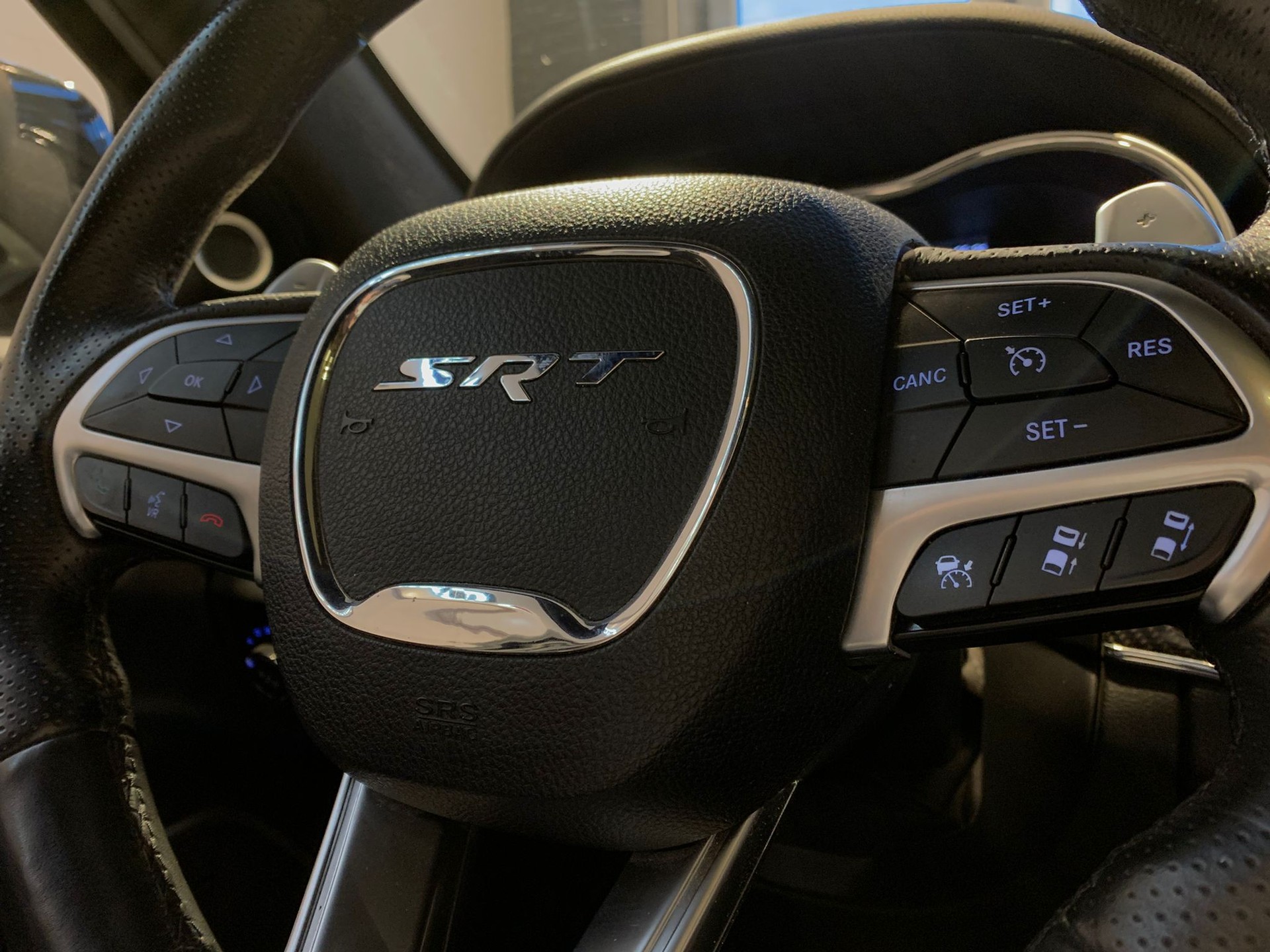 JEEP Grand Cherokee 6.4 V8 HEMI SRT8 Automatic-image-24