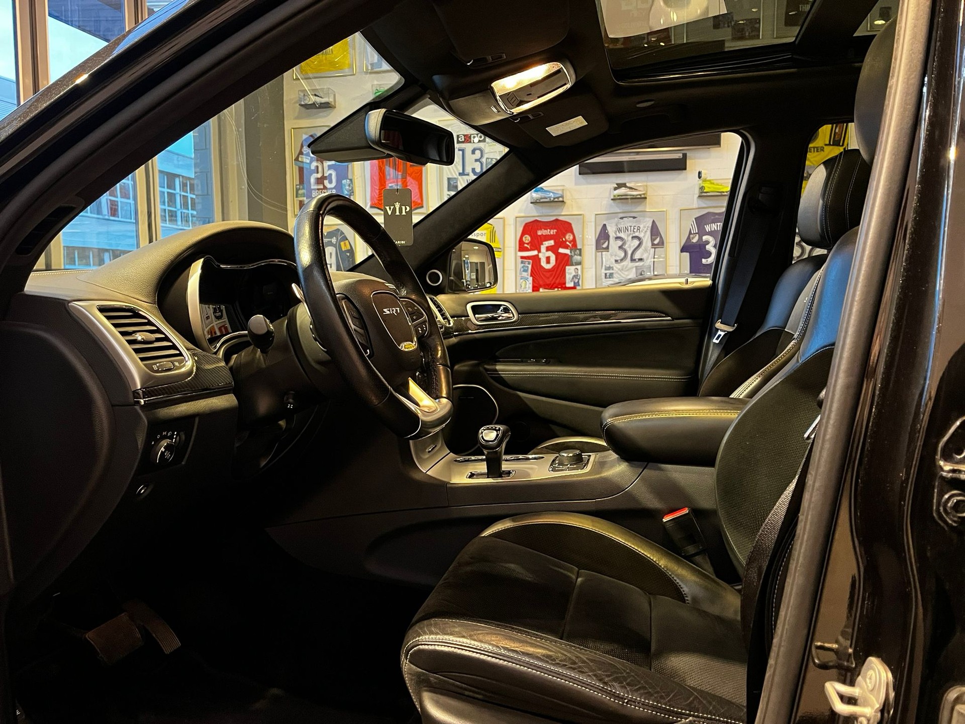 JEEP Grand Cherokee 6.4 V8 HEMI SRT8 Automatic-image-12