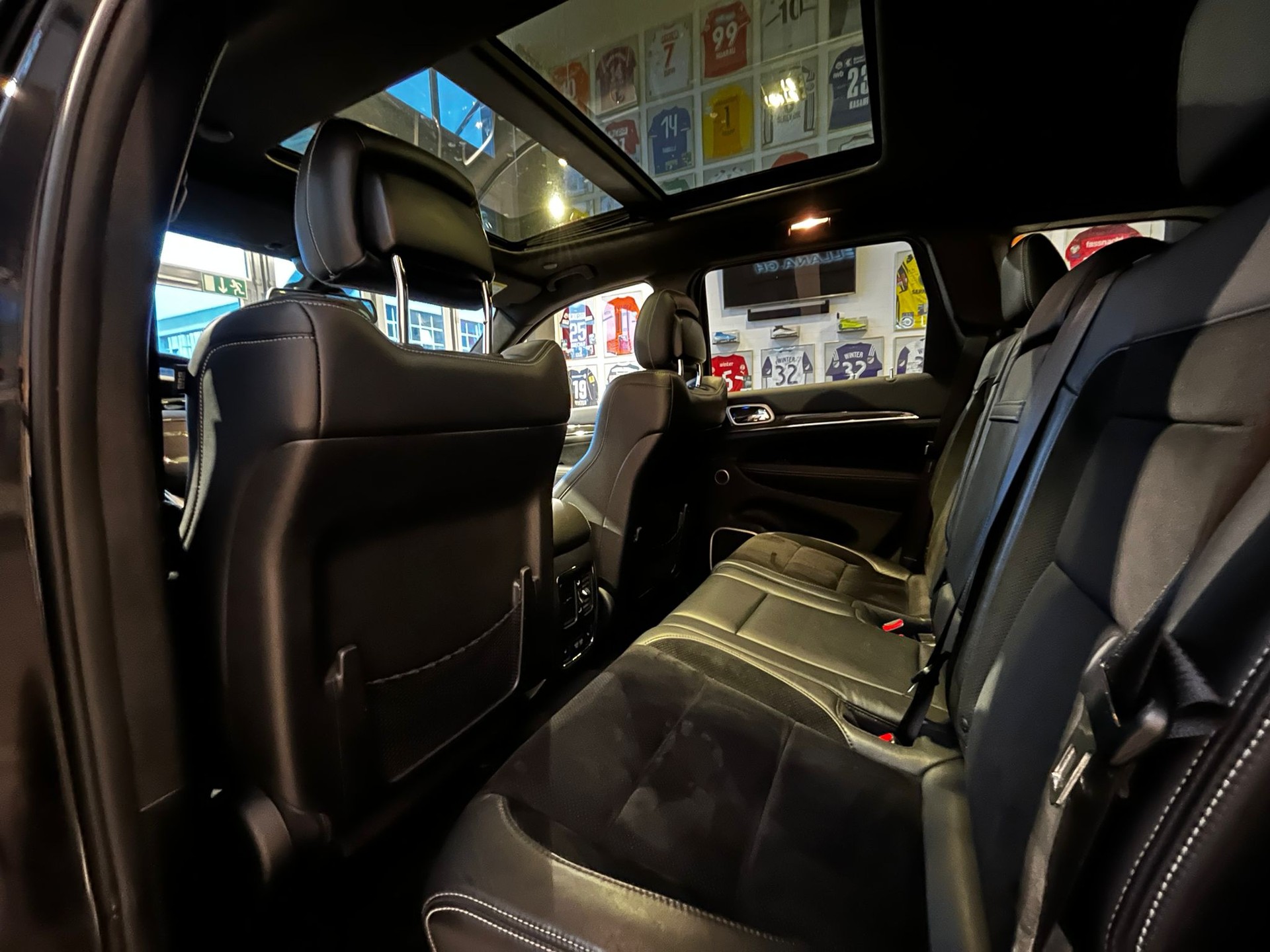 JEEP Grand Cherokee 6.4 V8 HEMI SRT8 Automatic-image-15