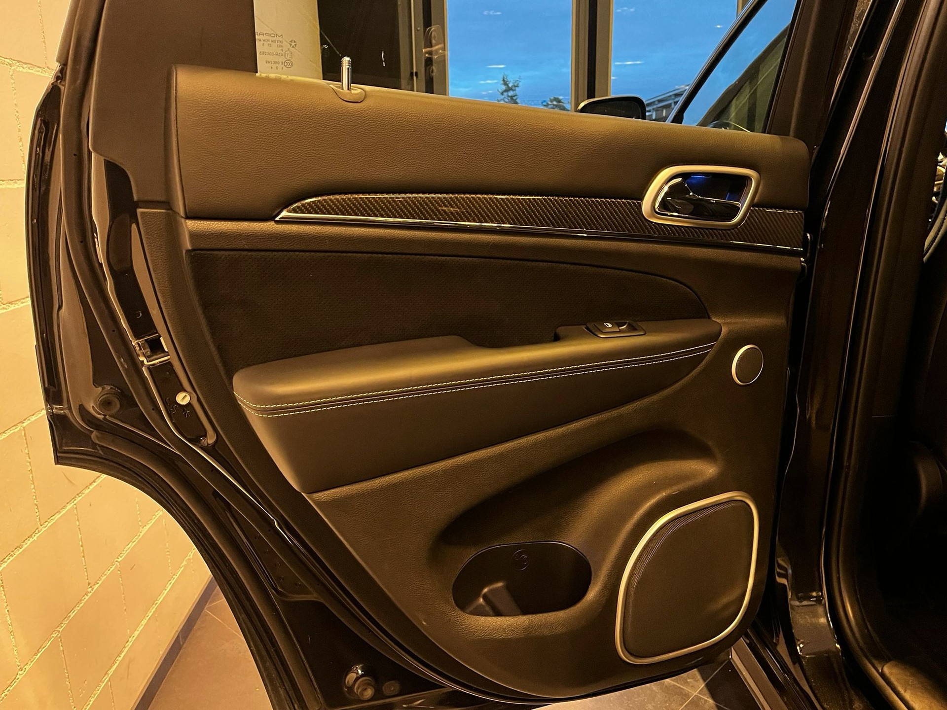 JEEP Grand Cherokee 6.4 V8 HEMI SRT8 Automatic-image-26