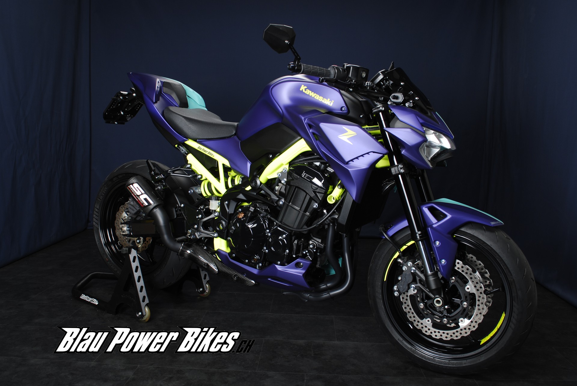 KAWASAKI Z 900 (70kW) MY21 - Komplettumbau-showroom-element-1