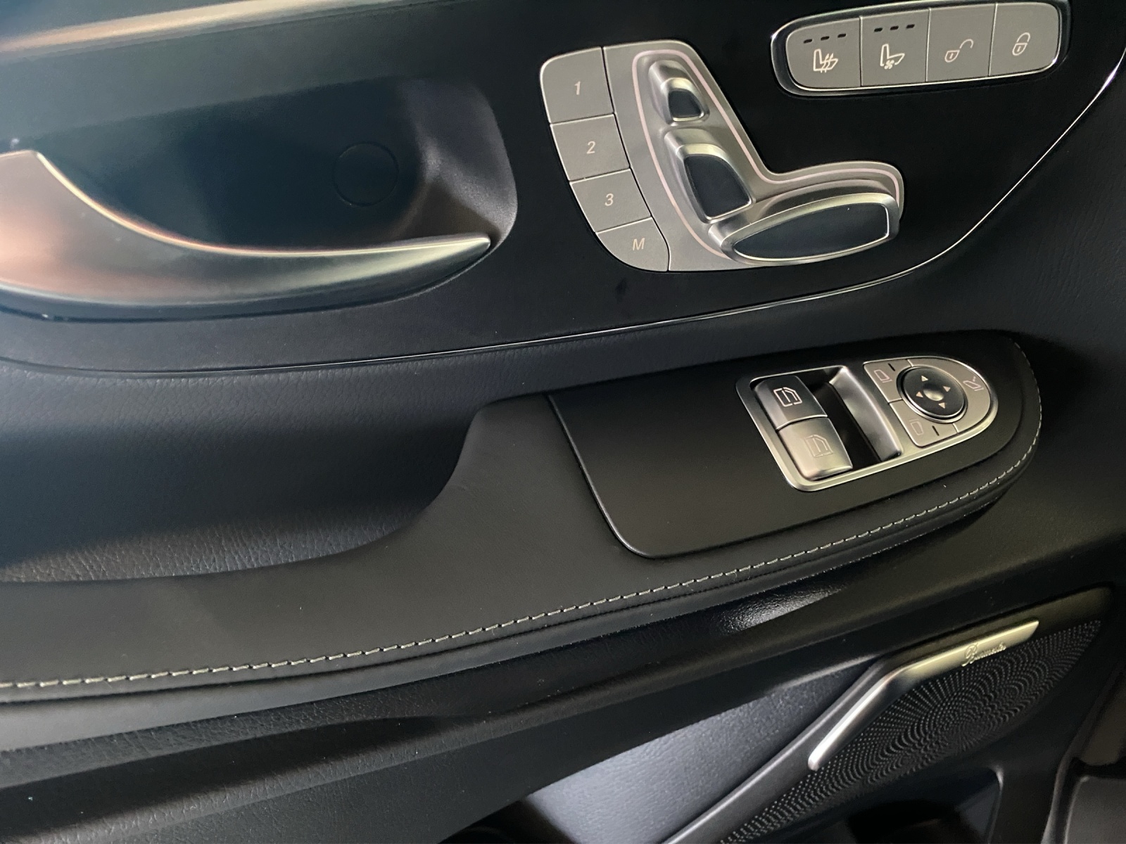 Image MERCEDES-BENZ V-300 V 300 d Édition Suisse EXCLUSIVE