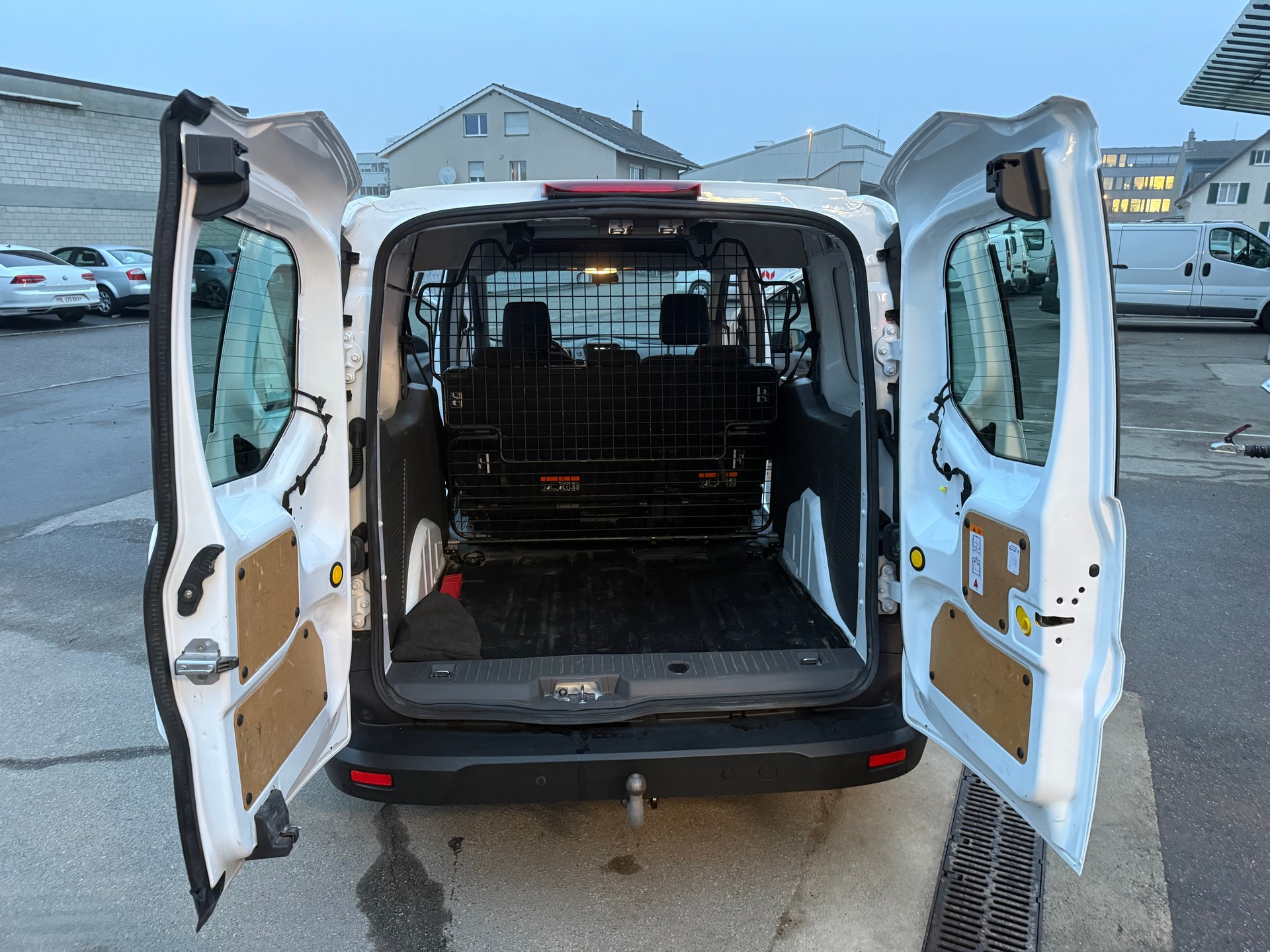 FORD Transit Connect Van T230 DCIV 1.5 EcoBlue Ambi. A-image-7