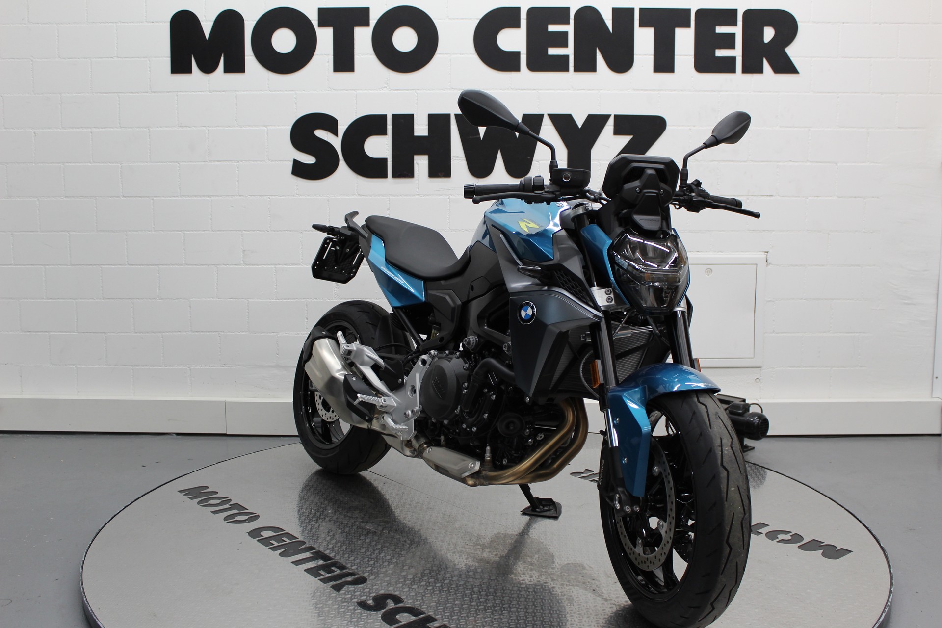 BMW F 900 R A2-showroom-element-2