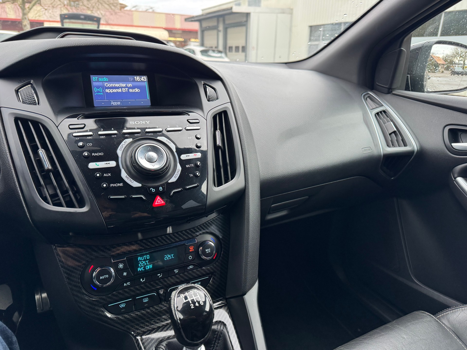 FORD Focus 2.0 SCTi ST-3-image-8