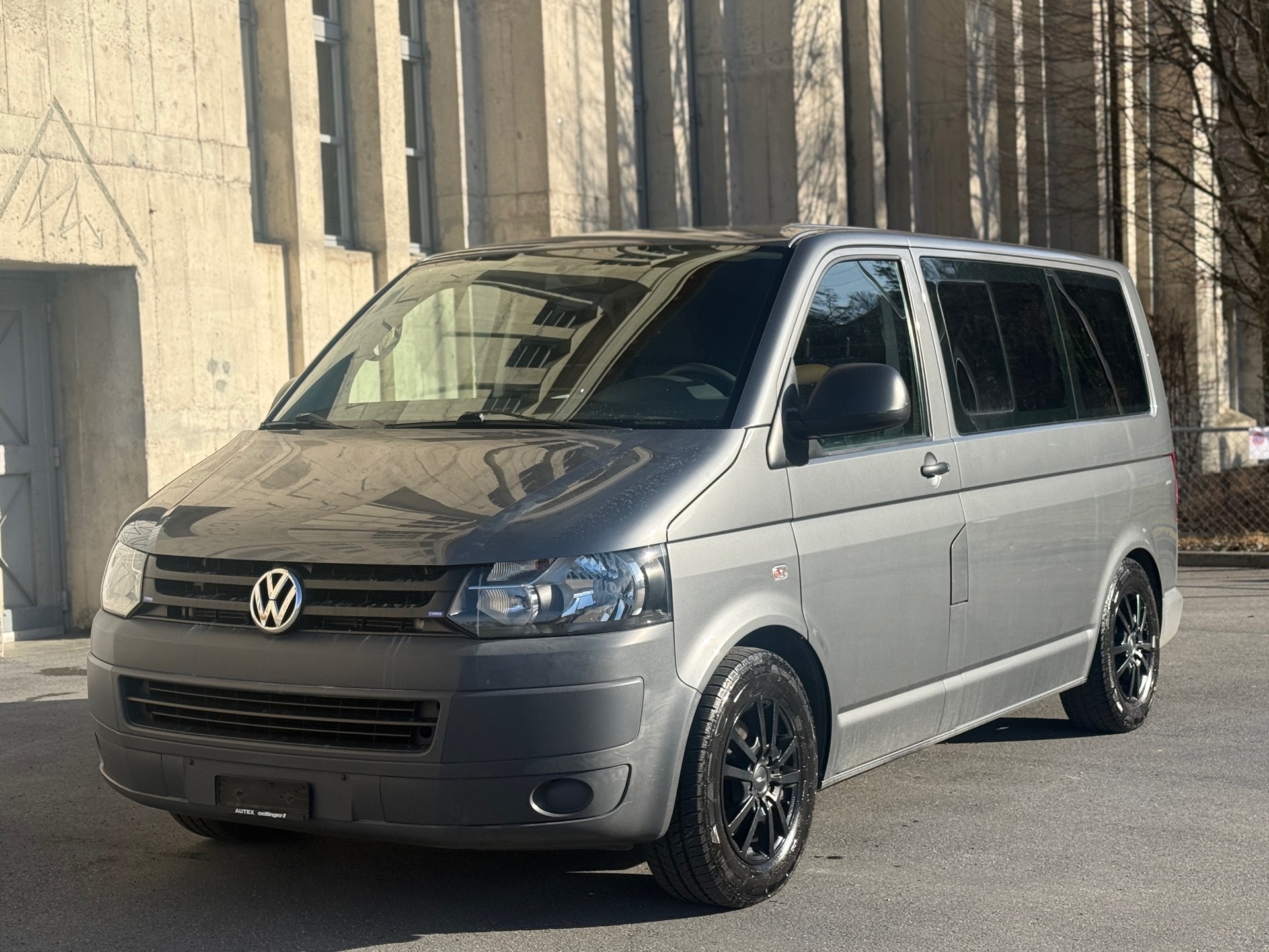 VW T5 2.0 TDI BMT-image-0