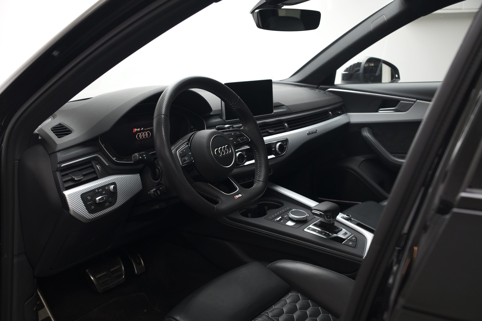 AUDI RS4 Avant 2.9 TFSI quattro tiptronic-image-12
