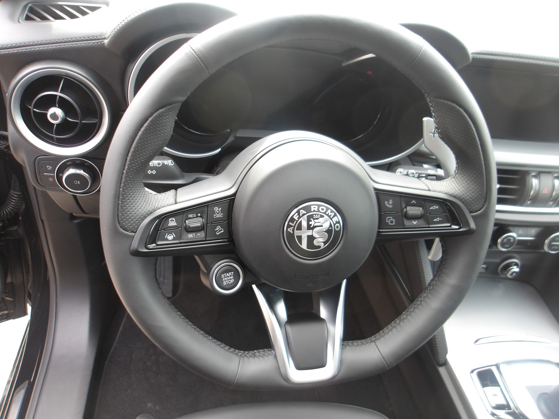 ALFA ROMEO Stelvio 2.0 Veloce Q4 AT8-image-12