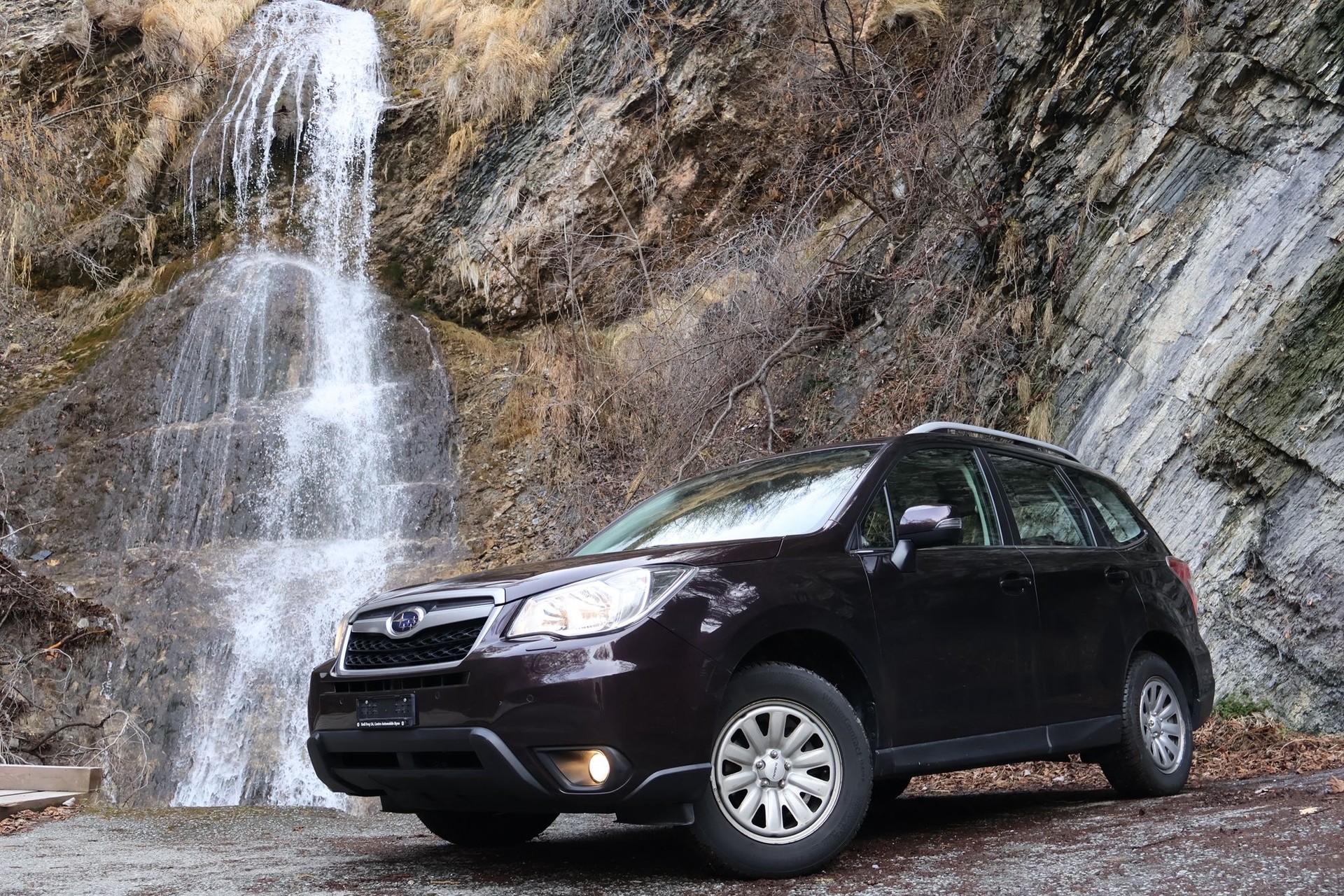SUBARU Forester 2.0i Swiss-showroom-element-1