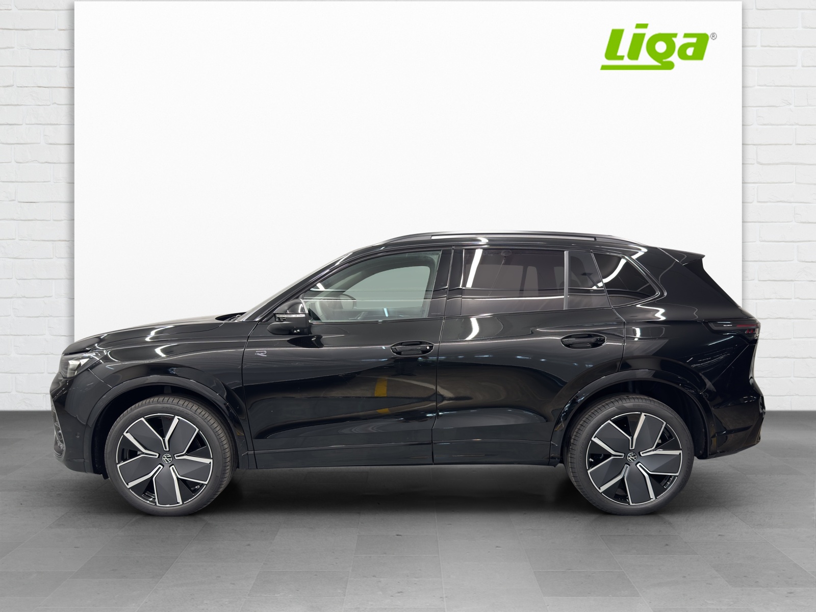 VW Tiguan 2.0 TDI SCR R-Line United DSG 4motion-image-0