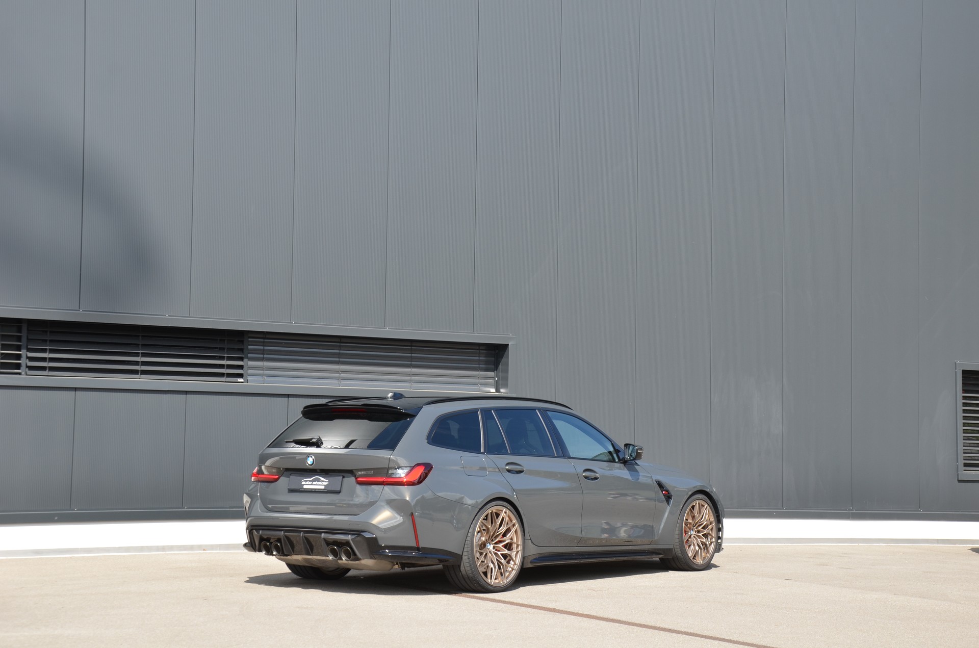 BMW M3 Competition M xDrive-image-2