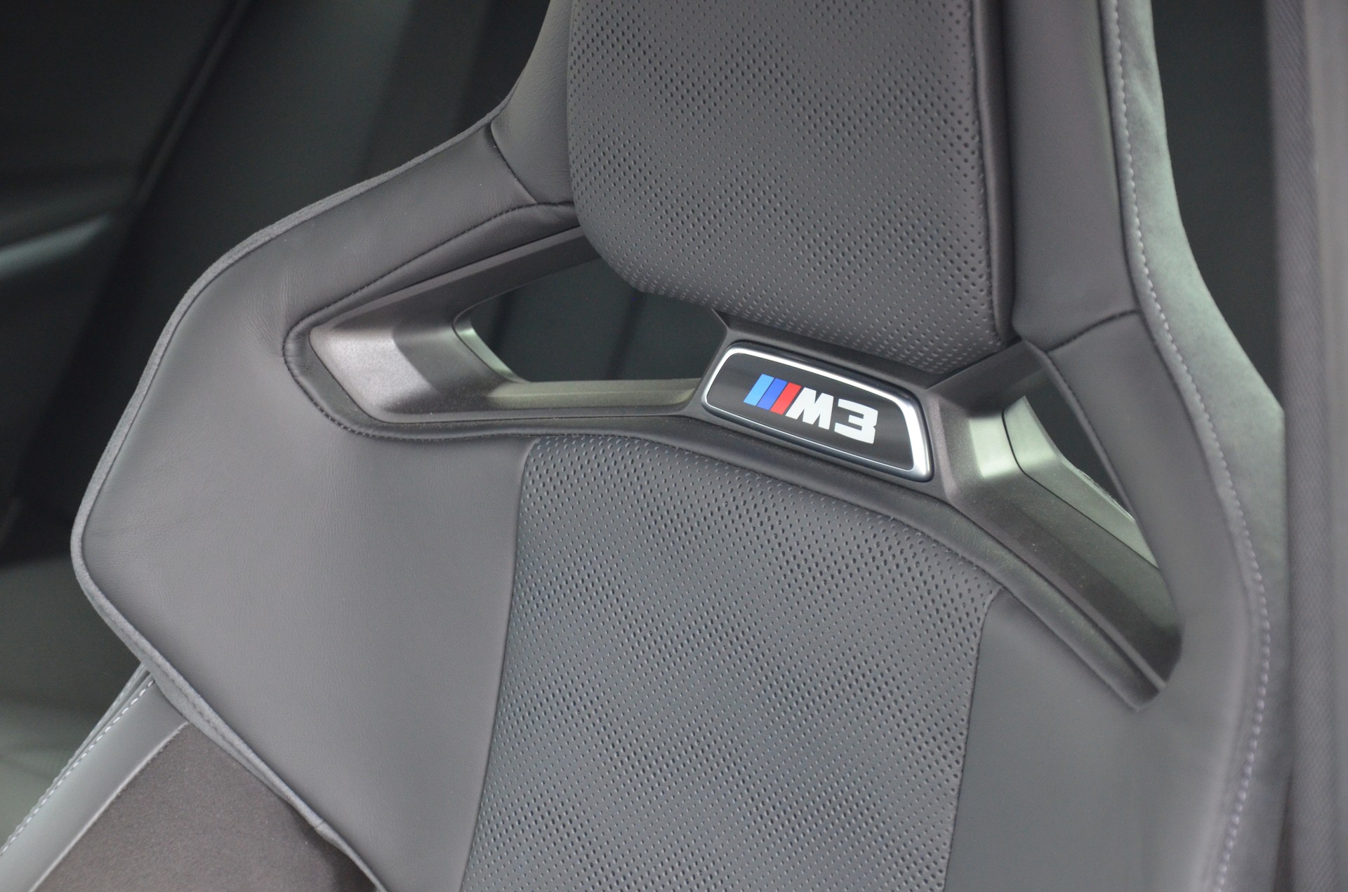BMW M3 Competition M xDrive-image-16