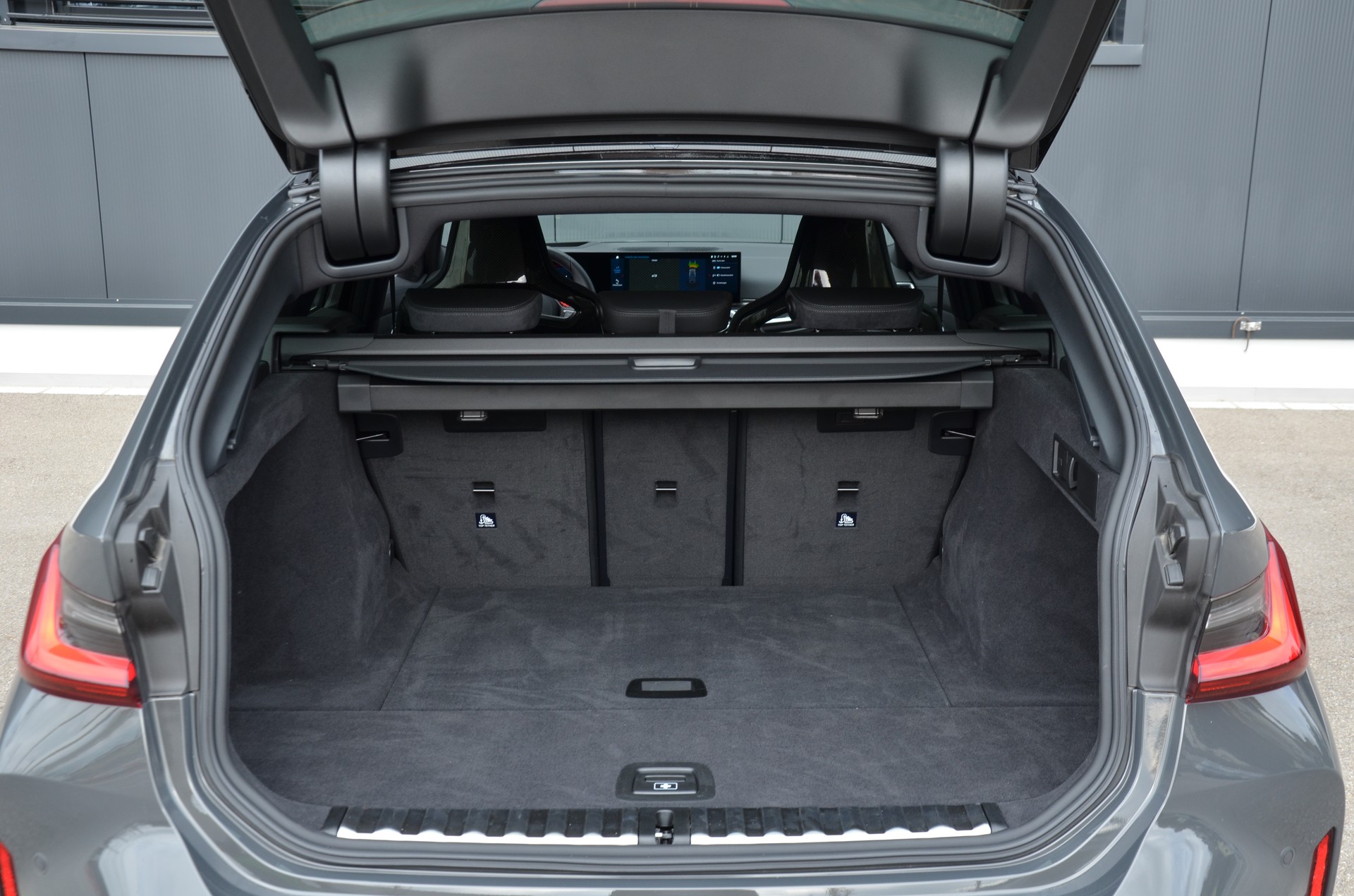 BMW M3 Competition M xDrive-image-9