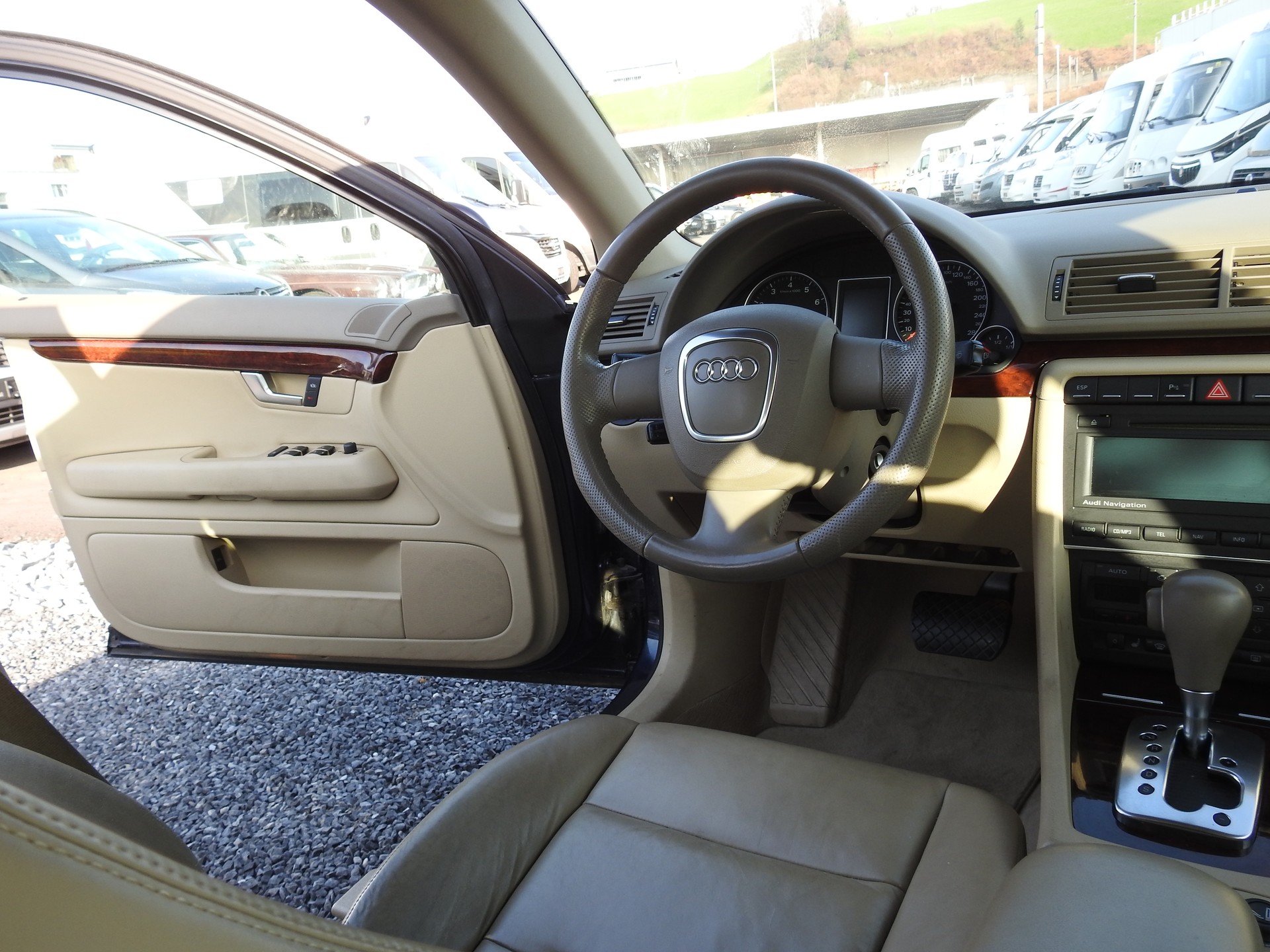 AUDI A4 Limousine 3.2 FSI quattro-image-16
