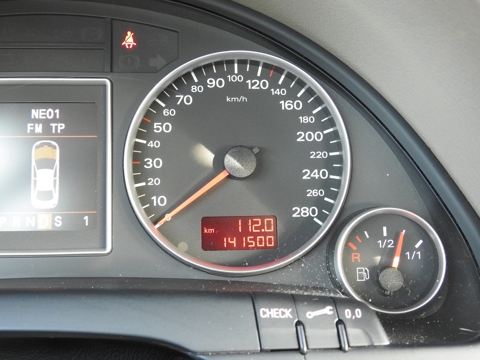 AUDI A4 Limousine 3.2 FSI quattro-image-24